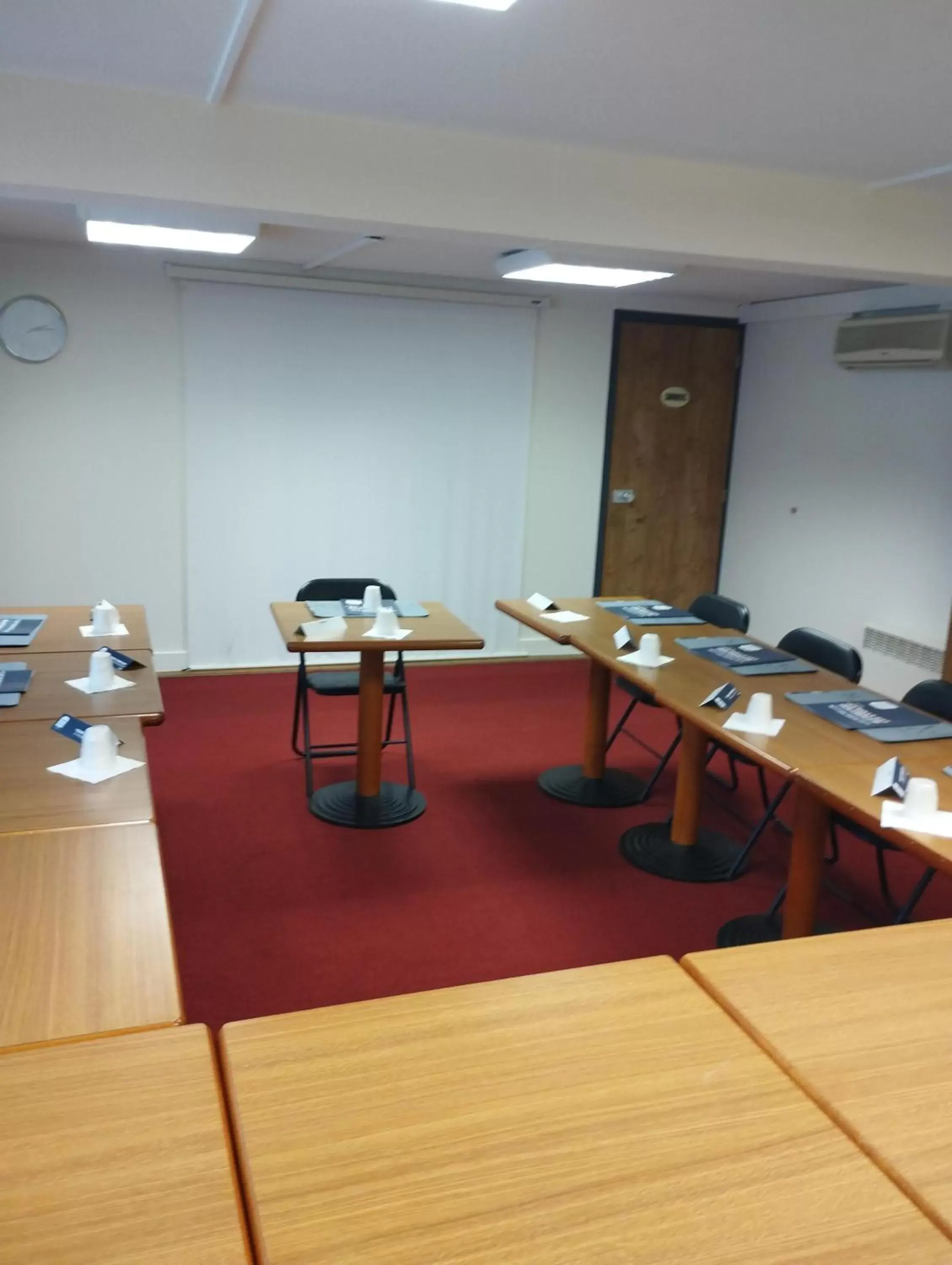 Meeting/conference room in Kyriad Montargis Amilly