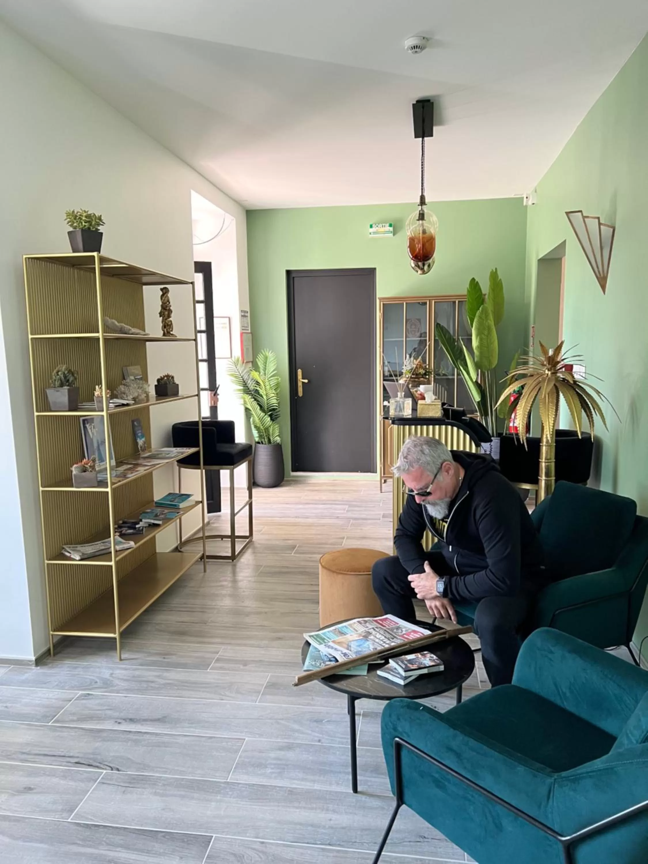 Lobby or reception in Hôtel Paradis