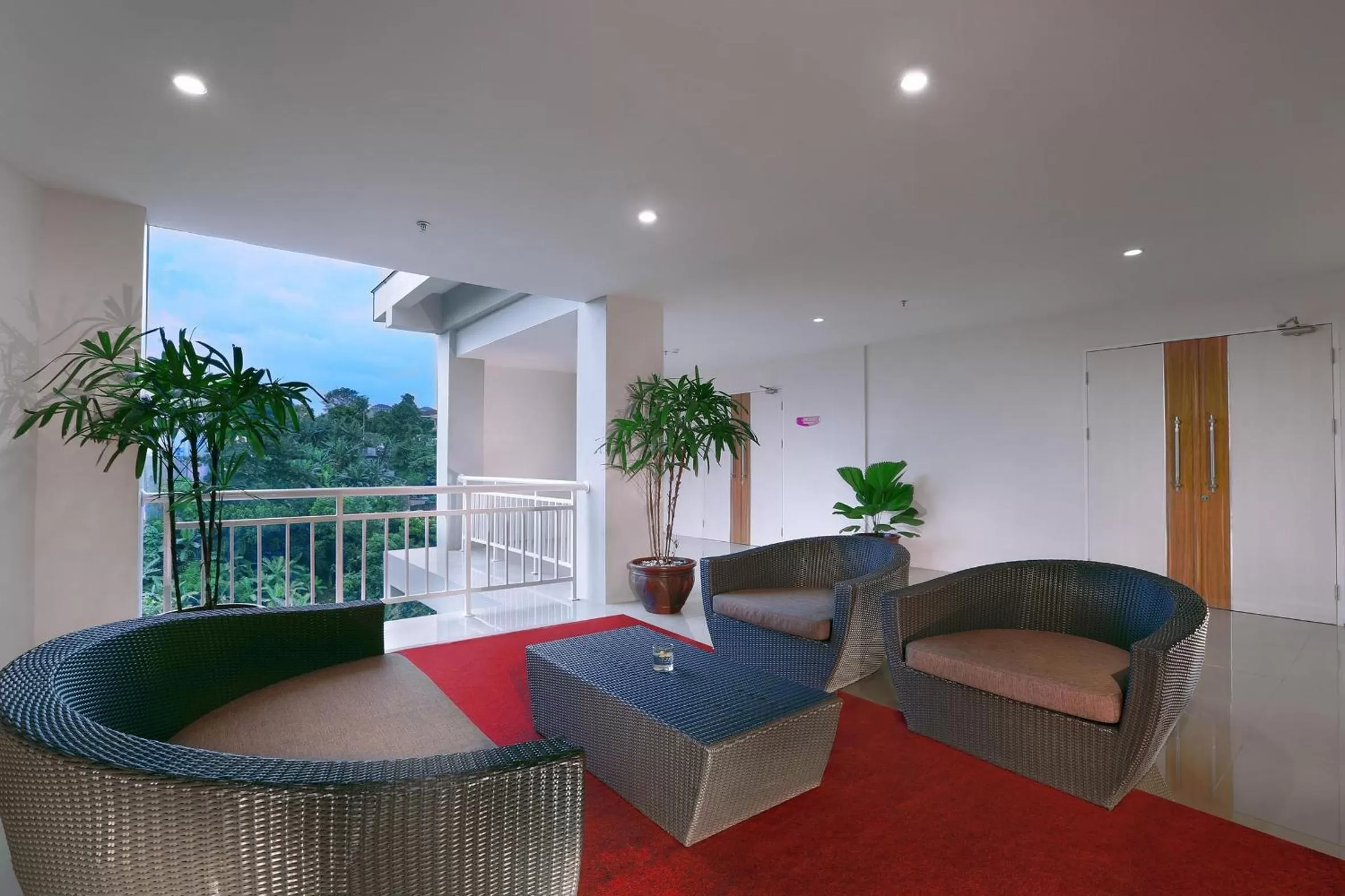 Lounge or bar in favehotel Simpang Lima - Semarang