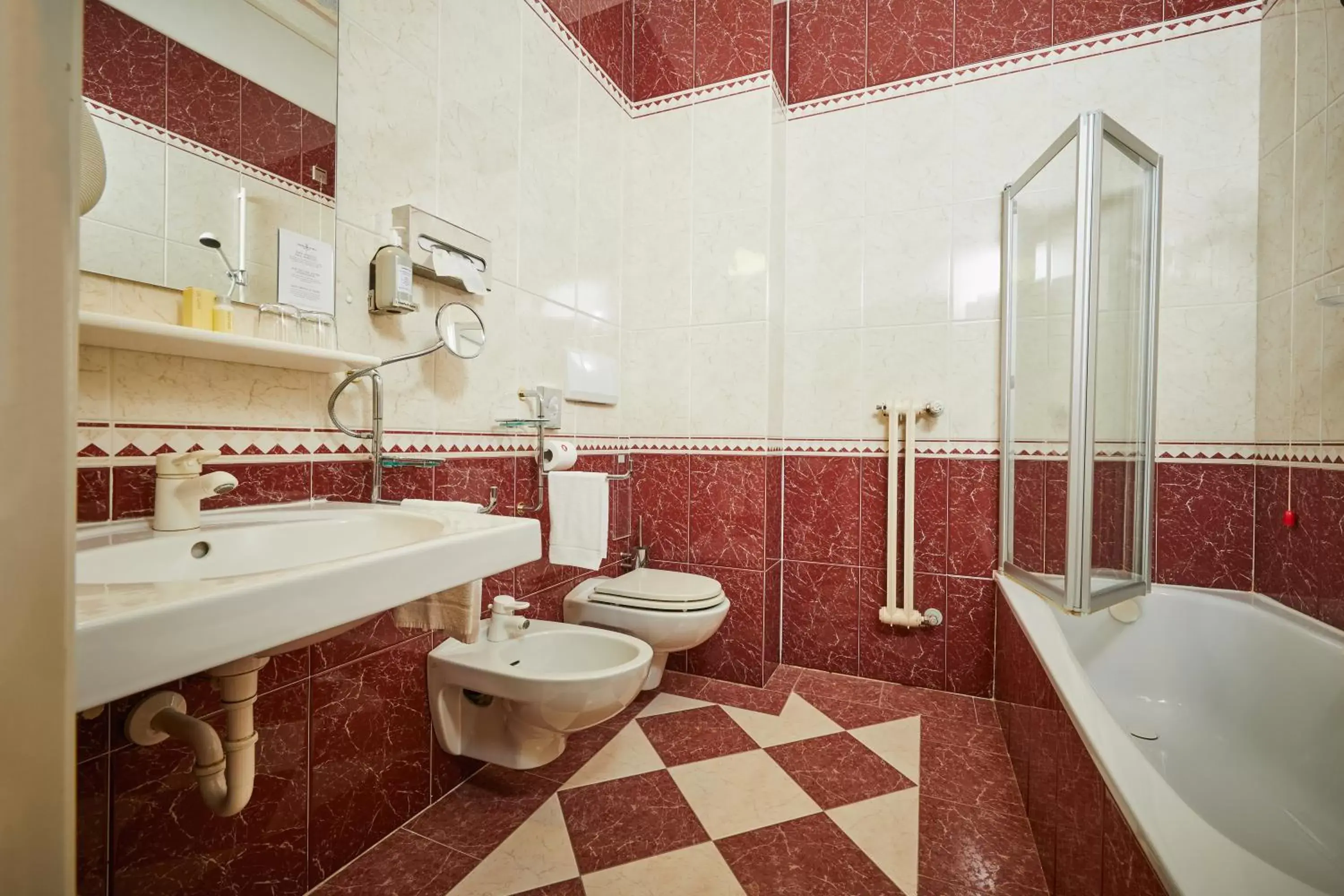 Shower, Bathroom in Grand Hotel Imperial