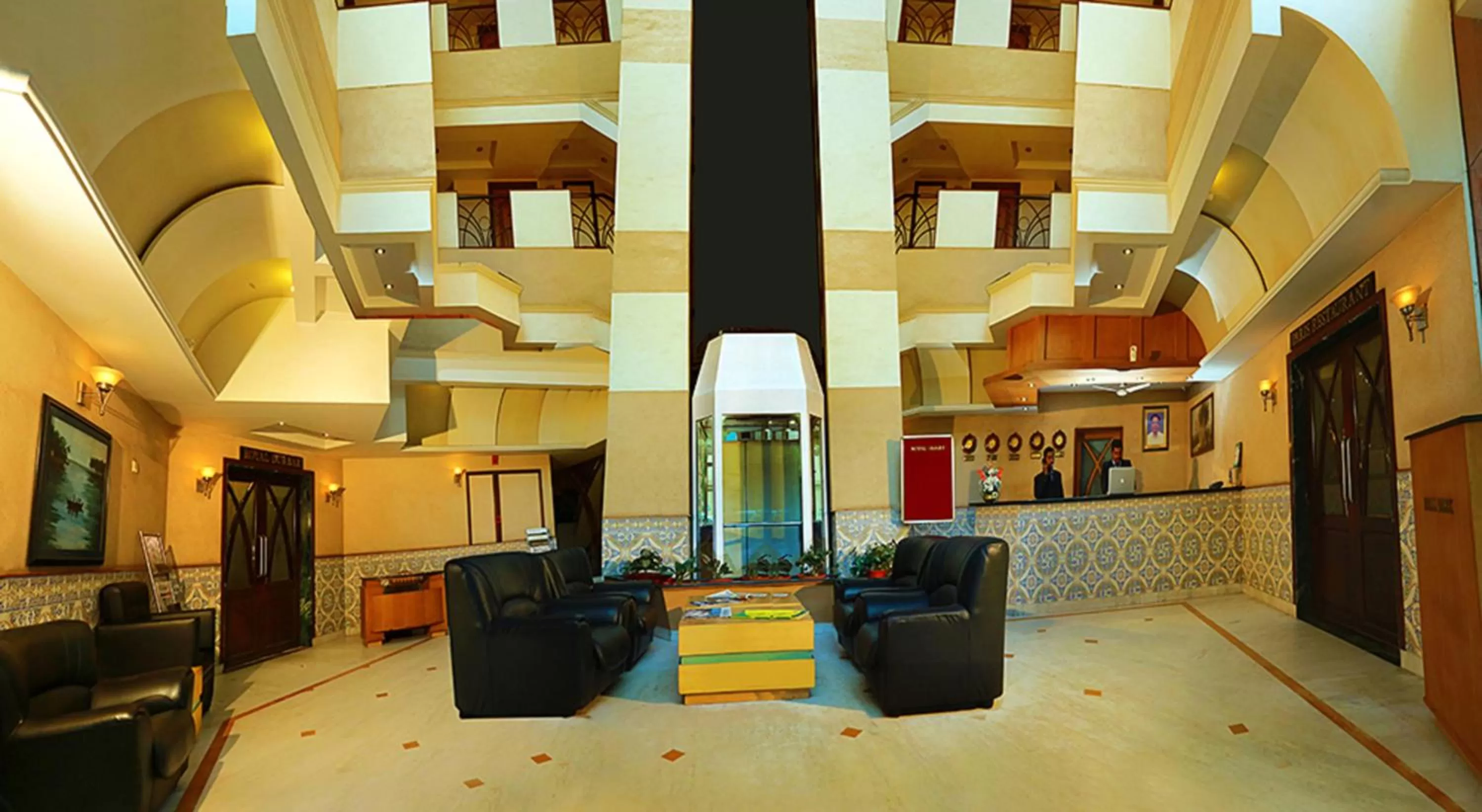 Lobby or reception in Royal Omars