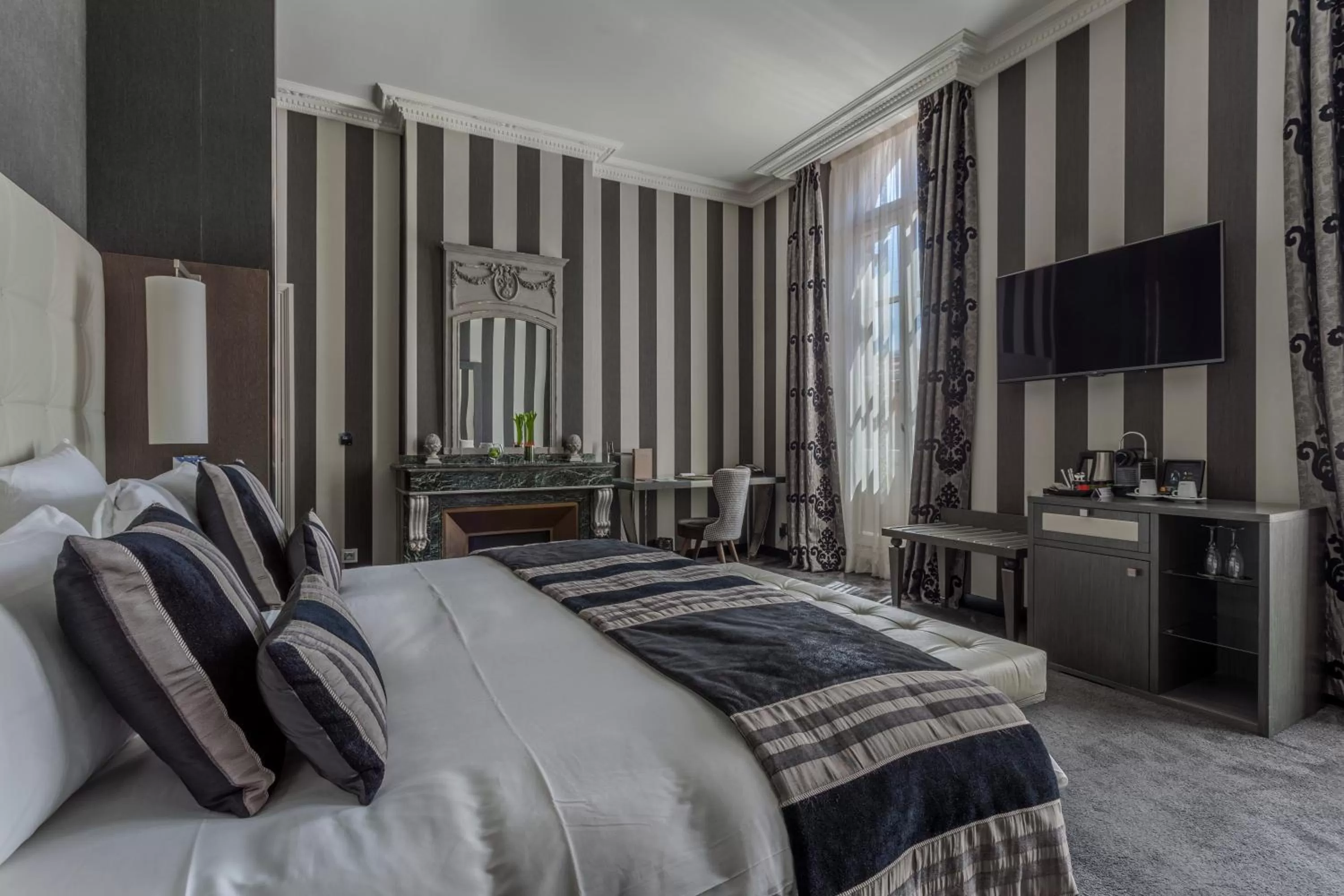 Bedroom, Bed in La Cour des Consuls Hotel & Spa Toulouse - MGallery Collection