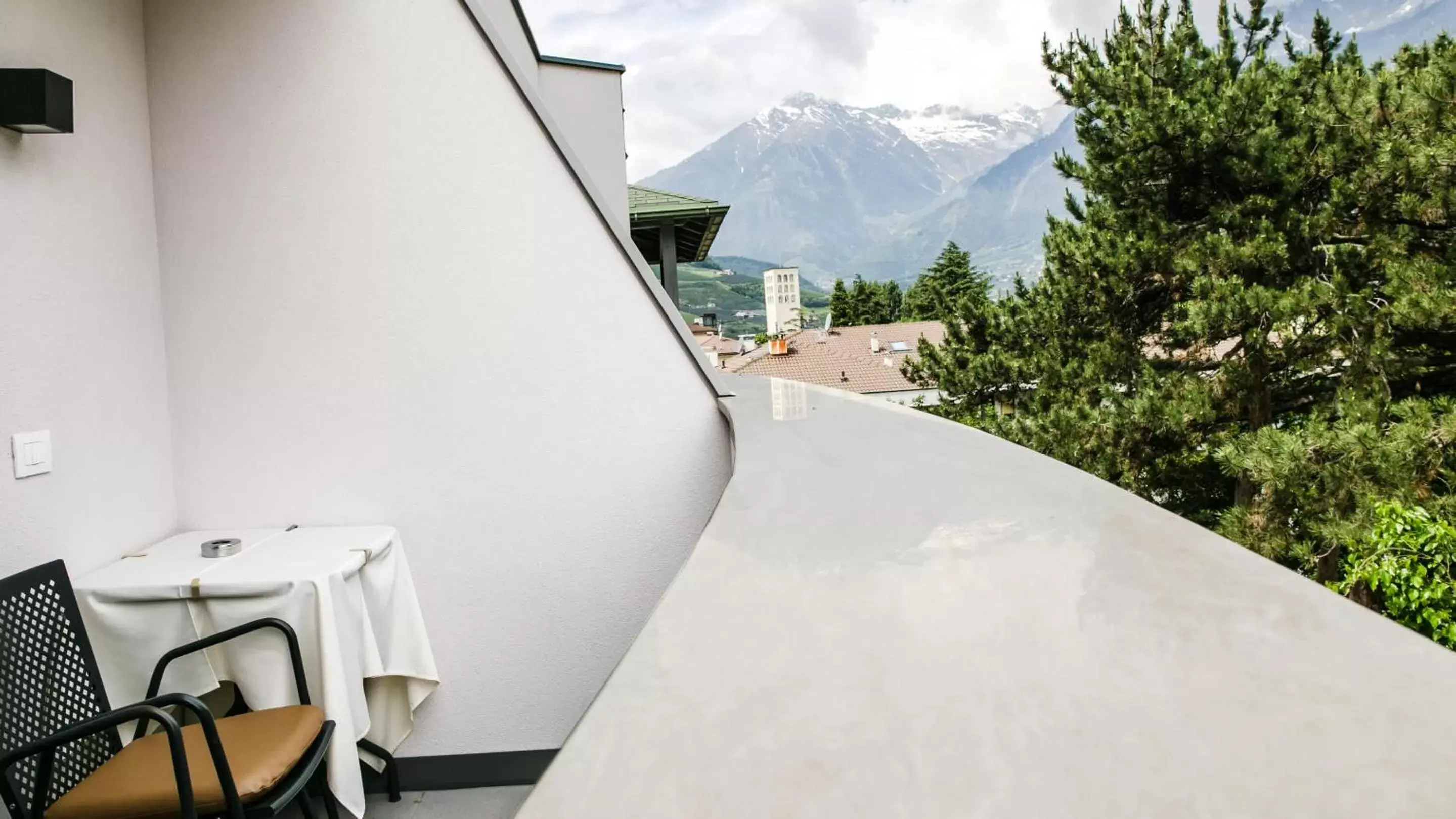 Balcony/Terrace in Flora Hotel & Suites