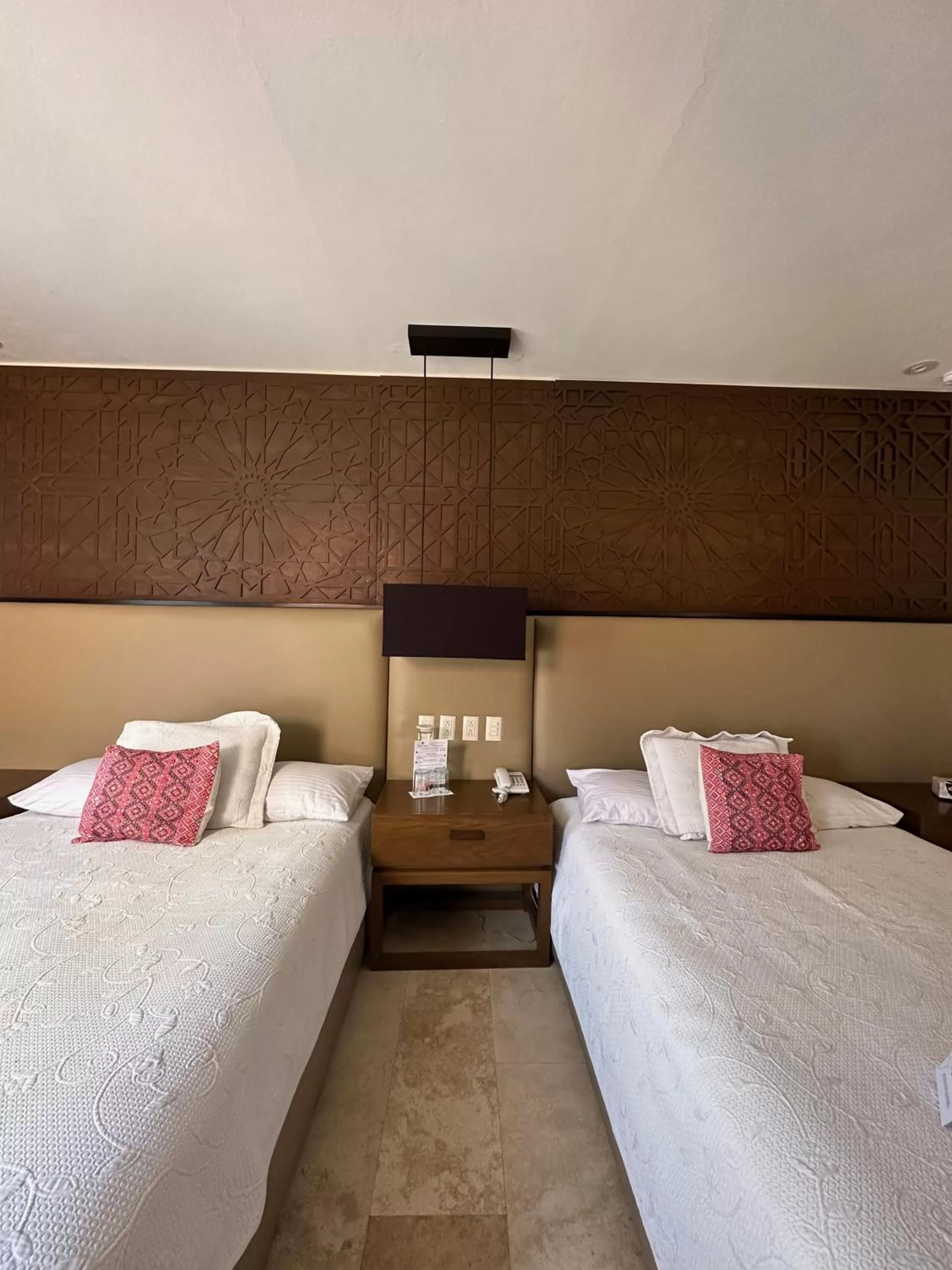 Bed in Hotel Lindo Ajijic Bed & Breakfast