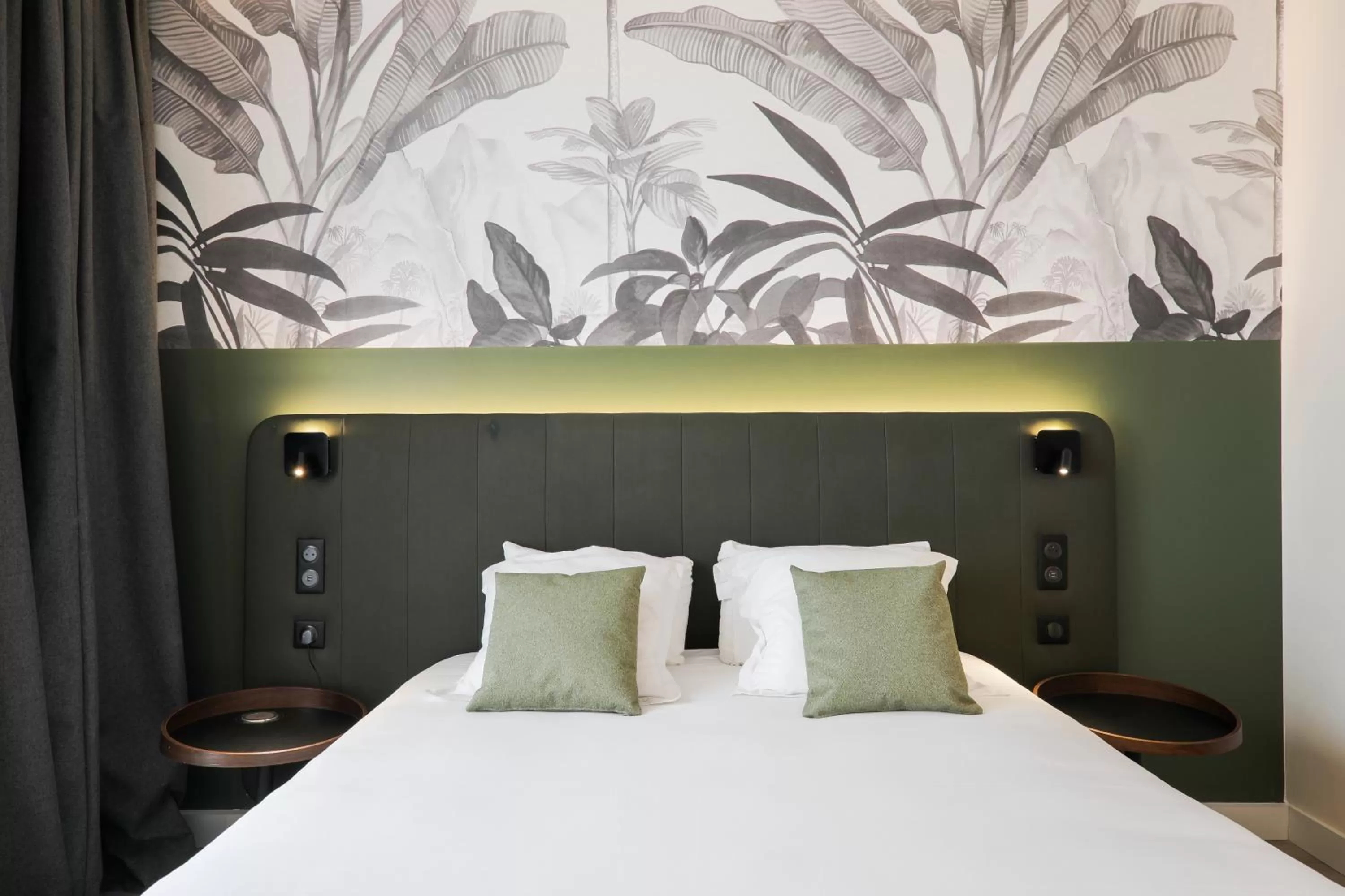 Bed in Campanile Smart Lyon Est - Eurexpo Bron Aviation