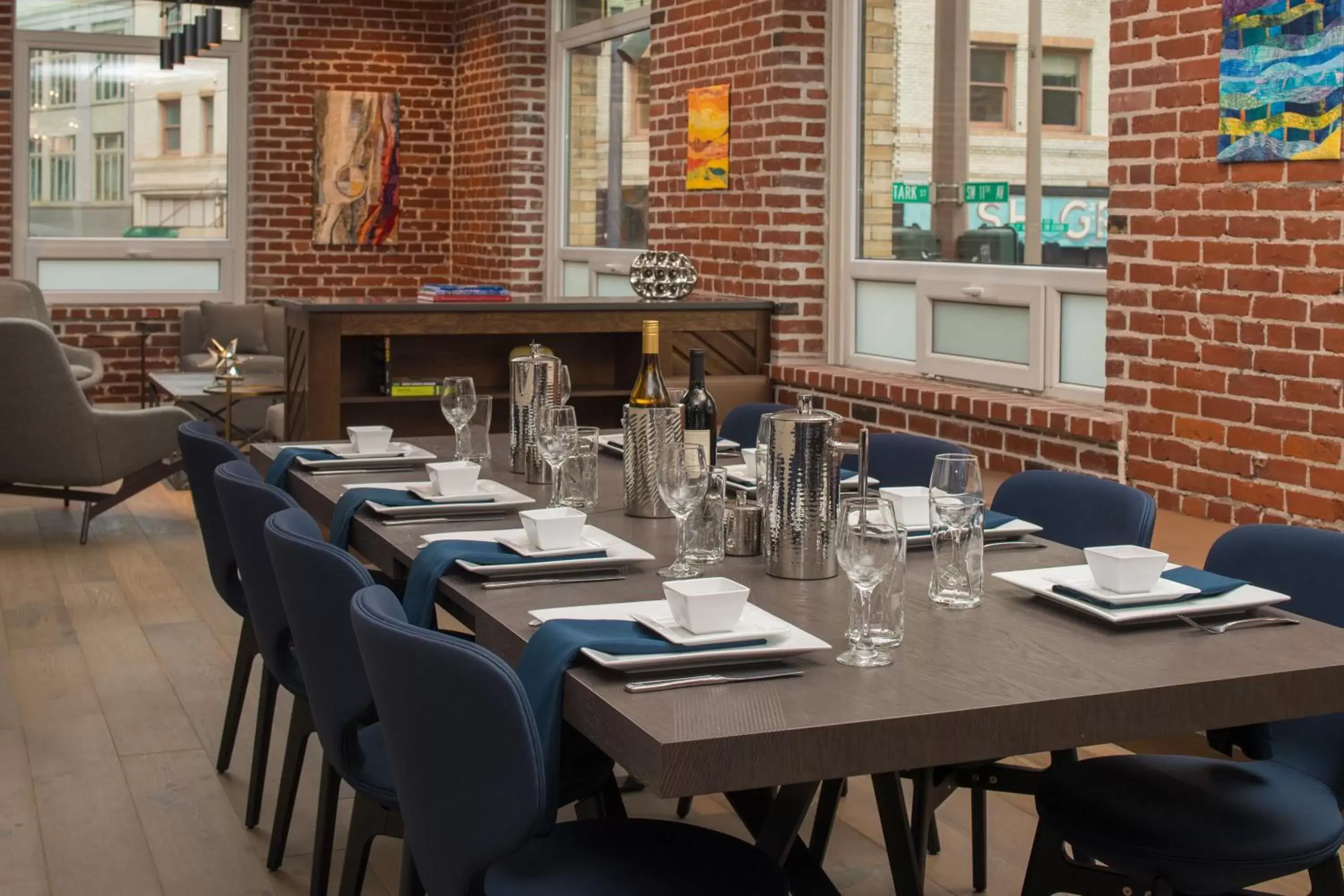 Seating area, Restaurant/Places to Eat in The Mark Spencer Hotel