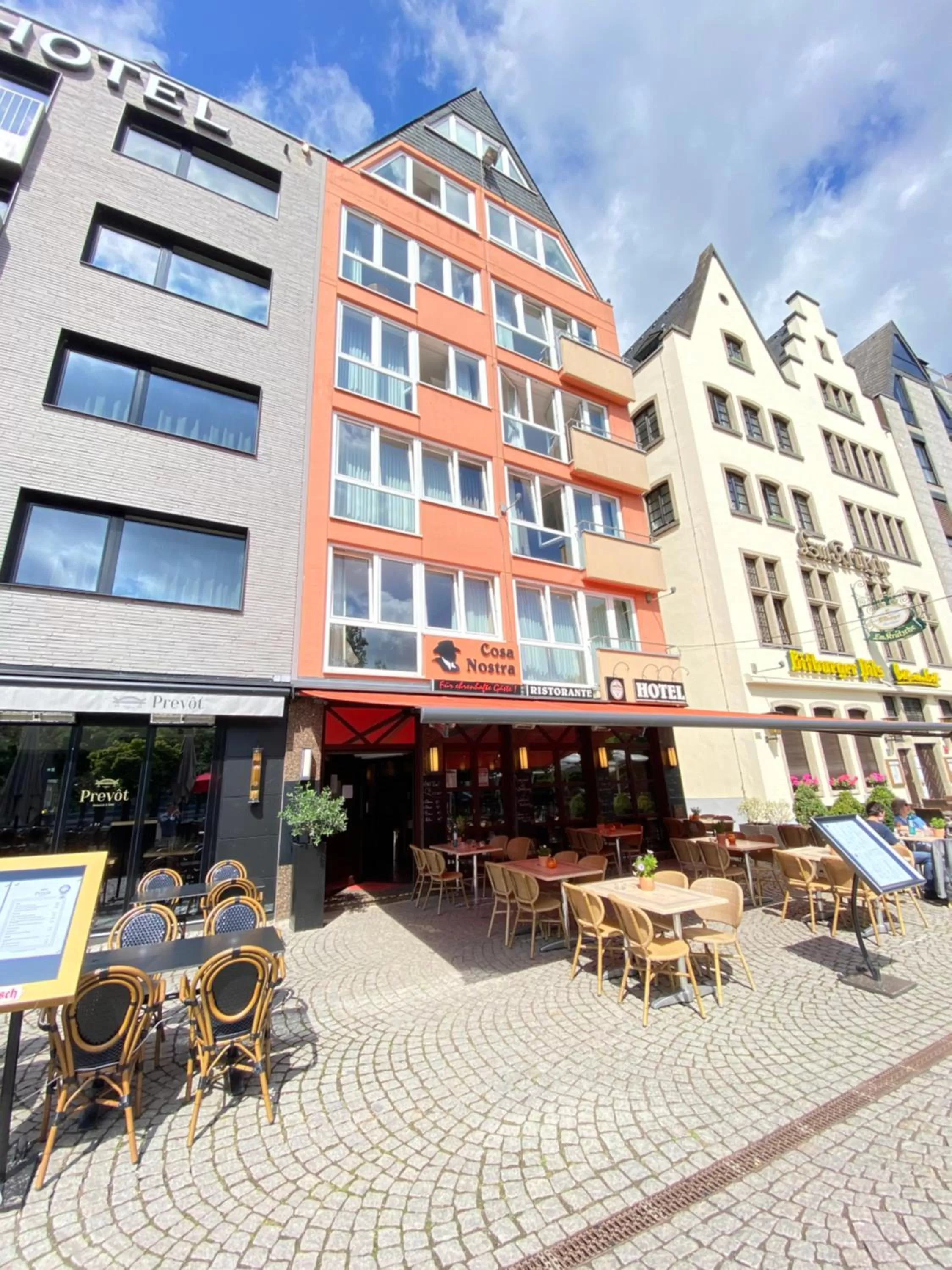 Property building in Hotel Drei Kronen