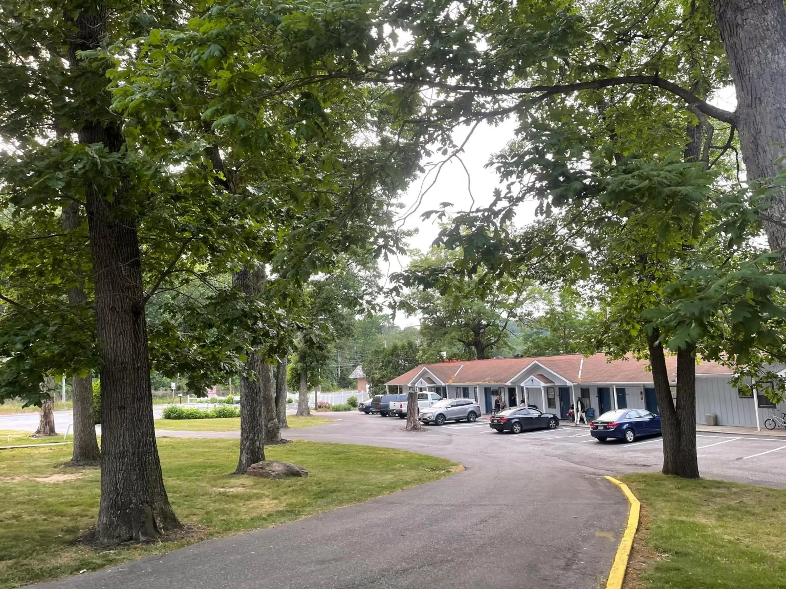 Property Building in Pennswoods Inn