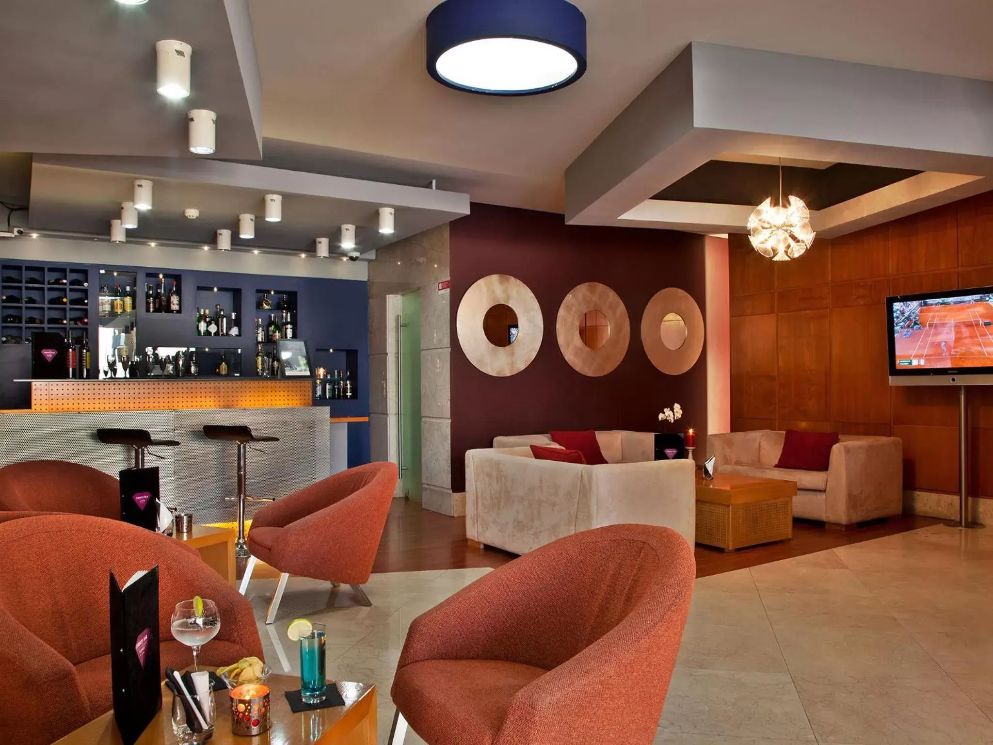 Lounge or bar, Lounge/Bar in America Diamonds Hotel & Sushi Bar
