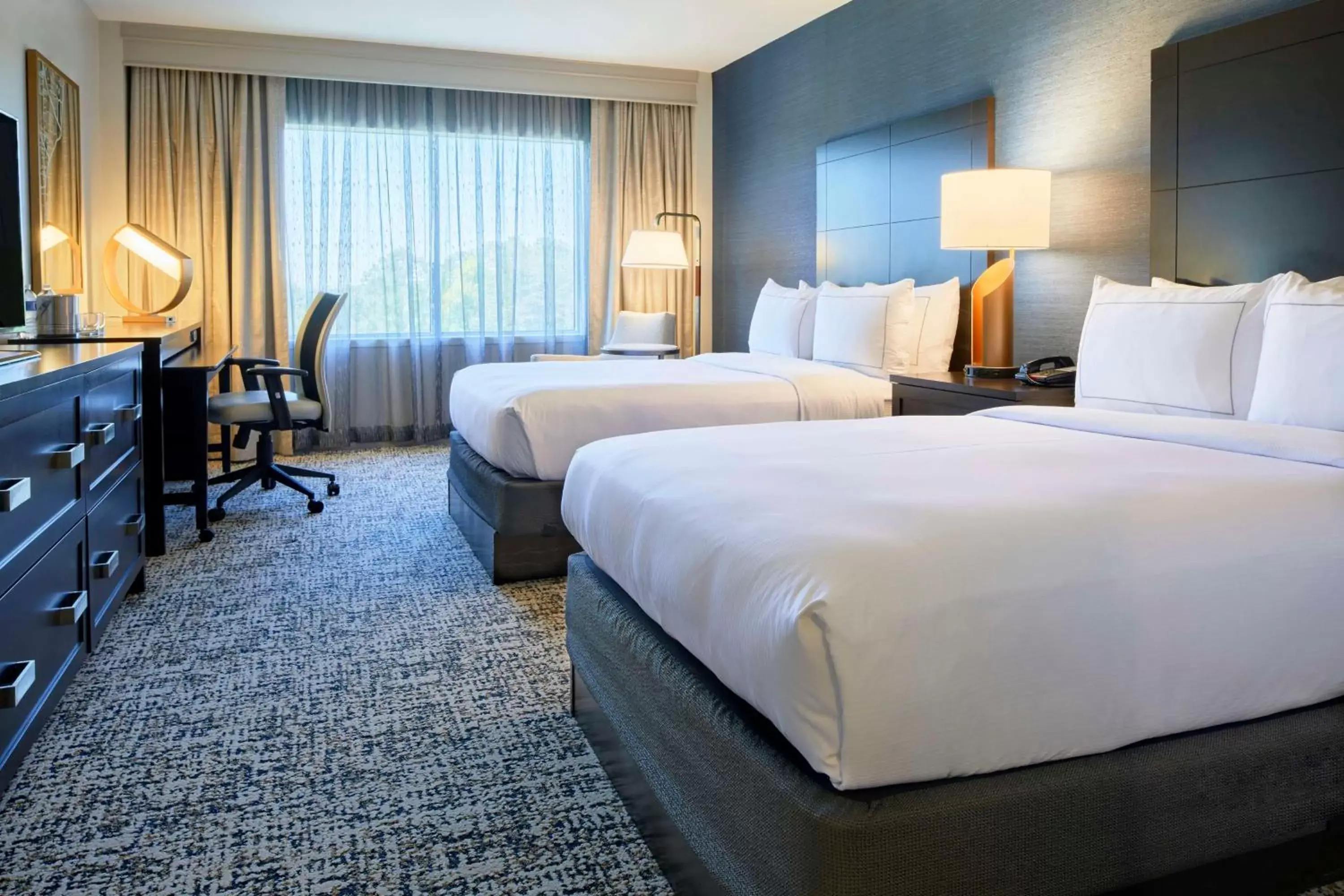 Bed in DoubleTree by Hilton Atlanta/Roswell - Alpharetta Area