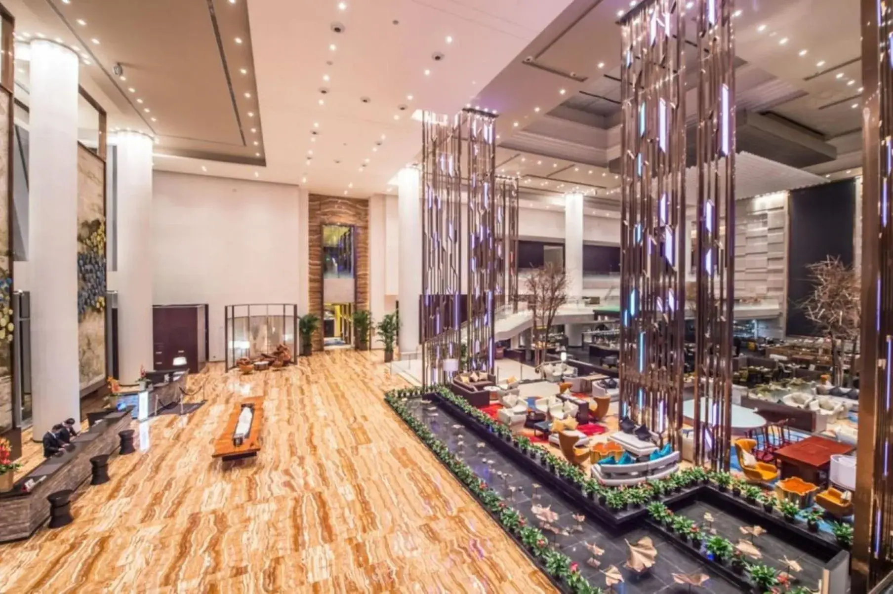 Property building, Restaurant/Places to Eat in Crowne Plaza Chengdu Wenjiang, an IHG Hotel