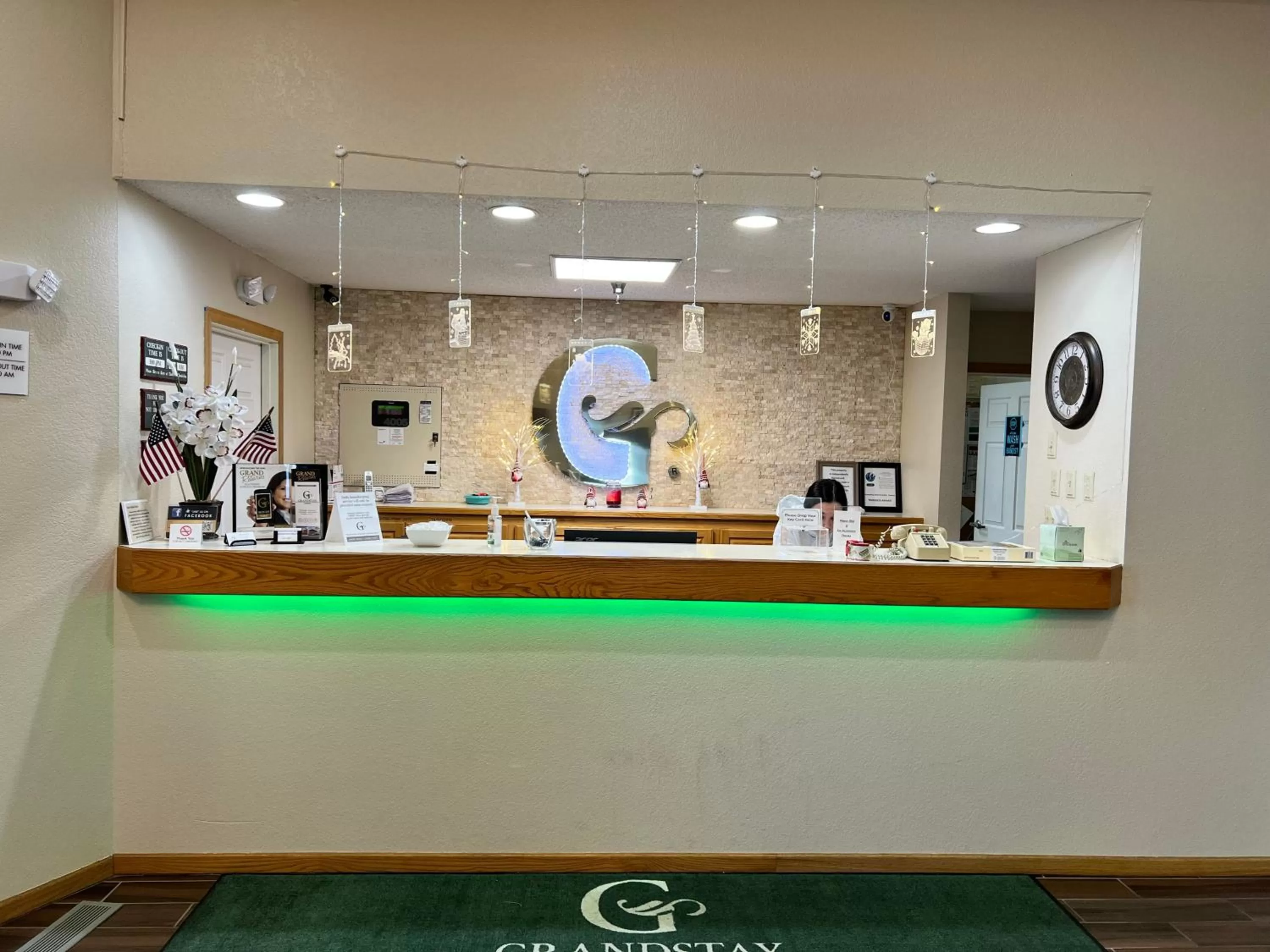 Lobby or reception in GrandStay Hotel and Suite Waseca