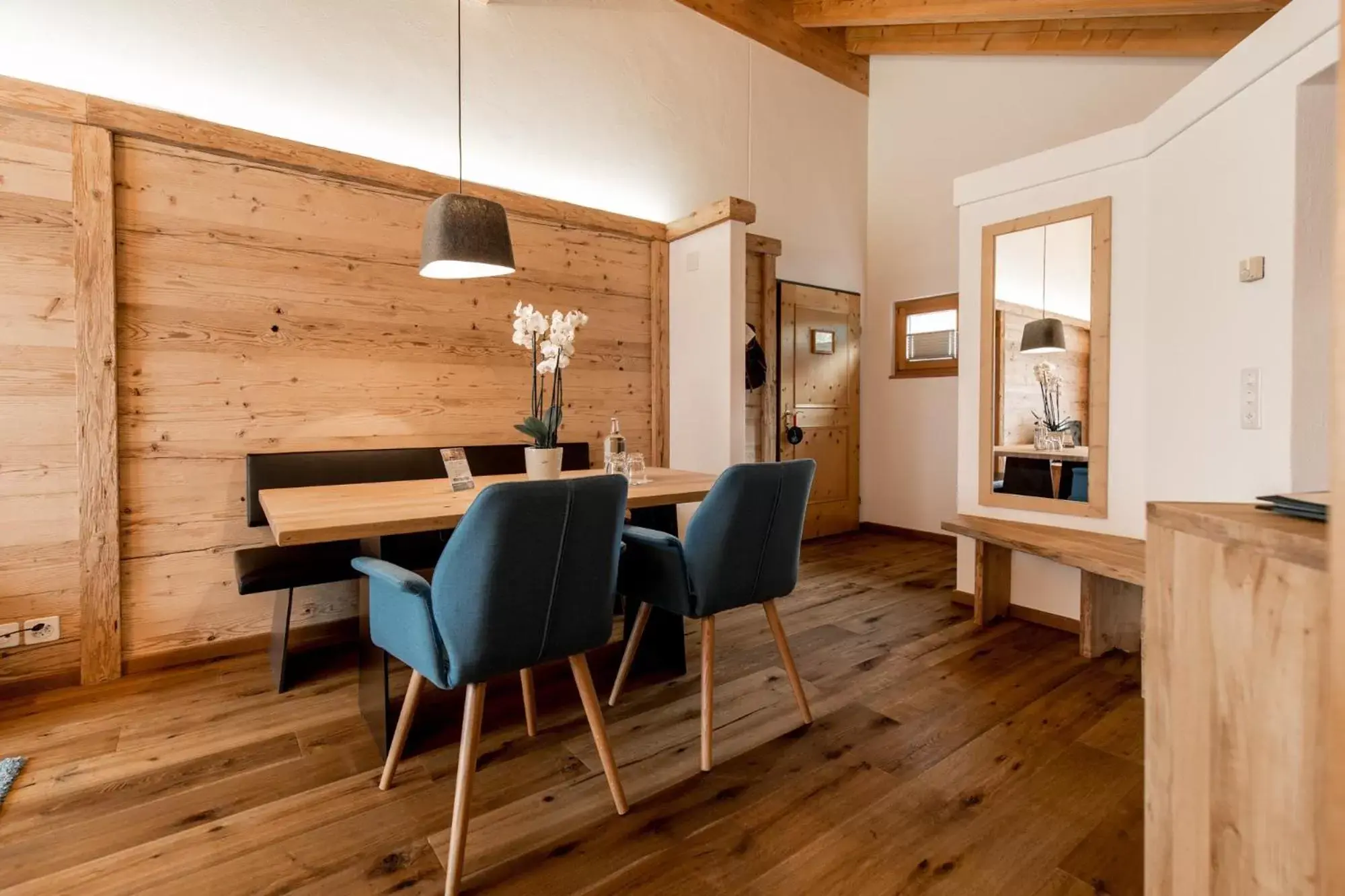 Seating area, Dining Area in Hotel Spescha