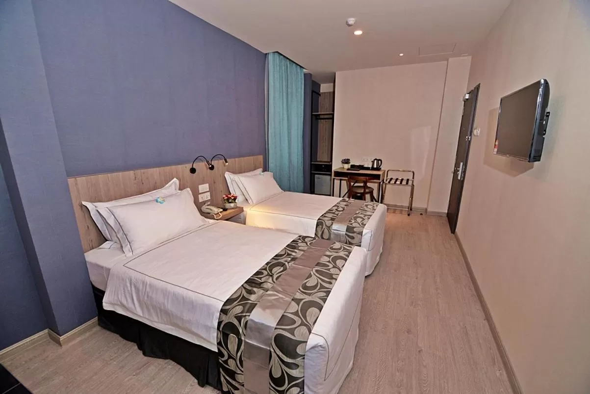 Bedroom, Bed in Diamond Inn