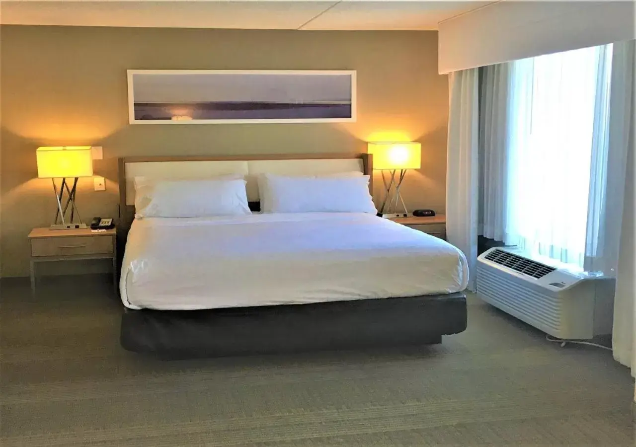 Bed in Holiday Inn Franklin - Cool Springs, an IHG Hotel