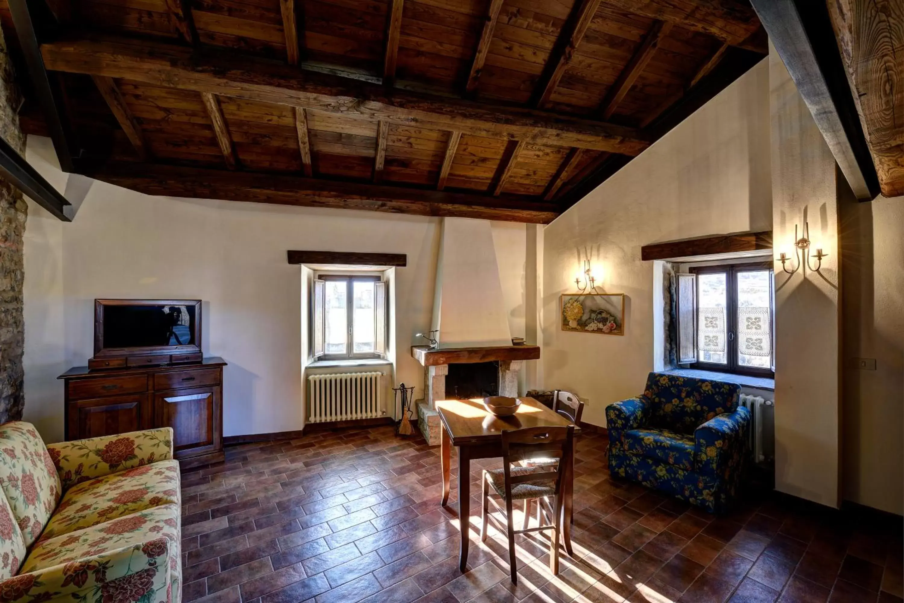 TV and multimedia, Seating Area in Borgotufi Albergo Diffuso