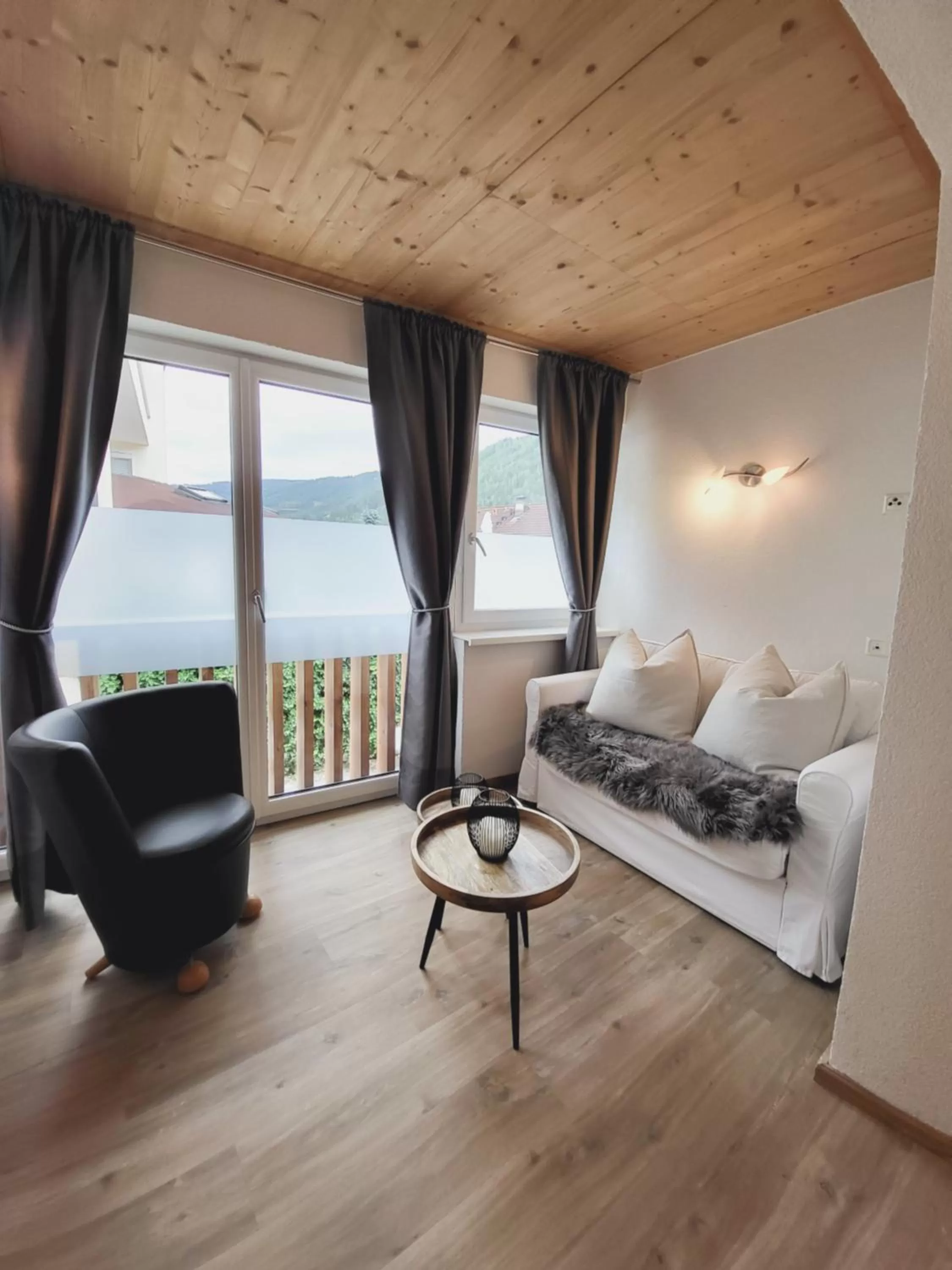 Bed in Adler Hotel-Pension