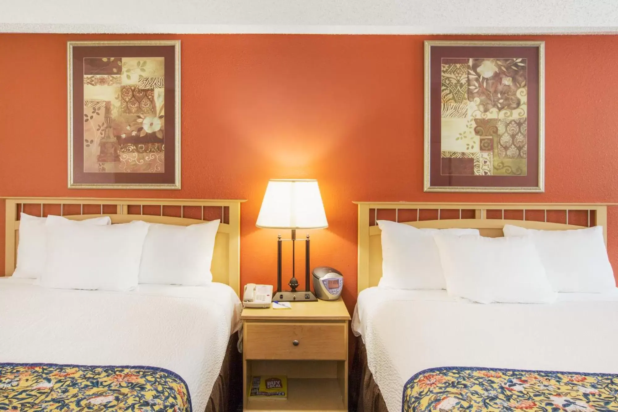 Bed in Days Inn by Wyndham Fremont Bed in Days Inn by Wyndham Fremont