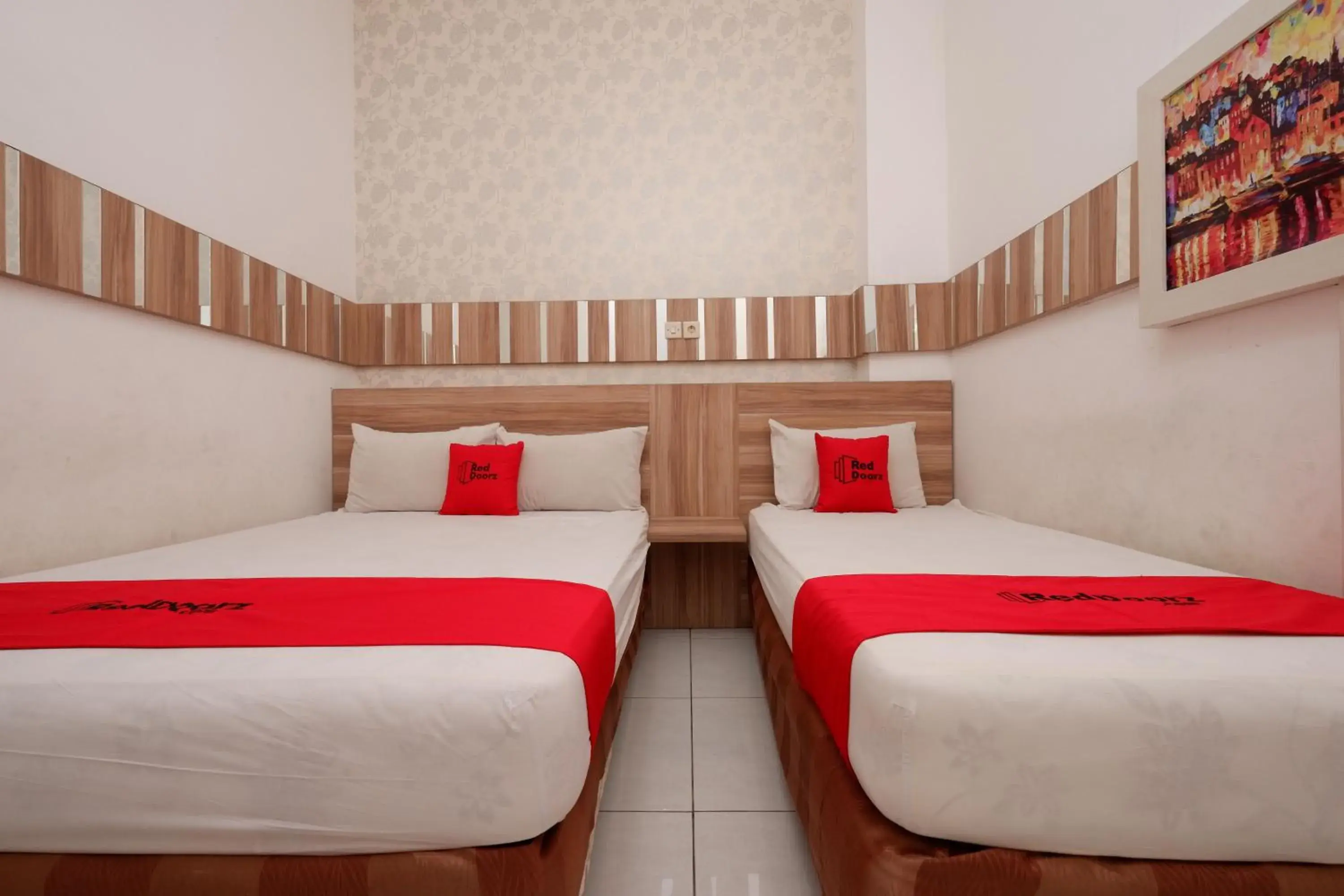 Bedroom, Bed in RedDoorz near Plaza Simpang Lima