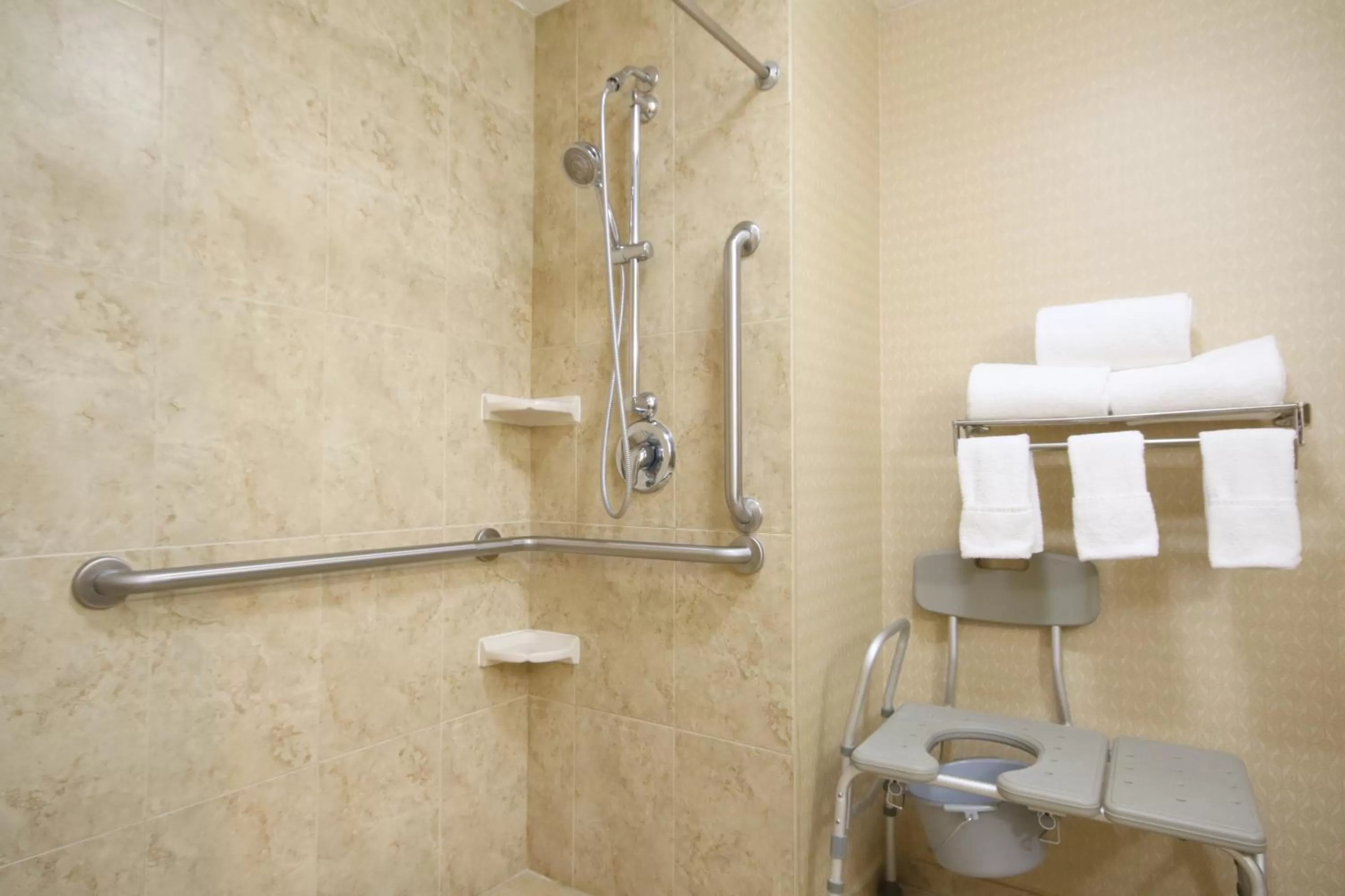 Bathroom in Holiday Inn Express Hotel & Suites CD. Juarez - Las Misiones by IHG