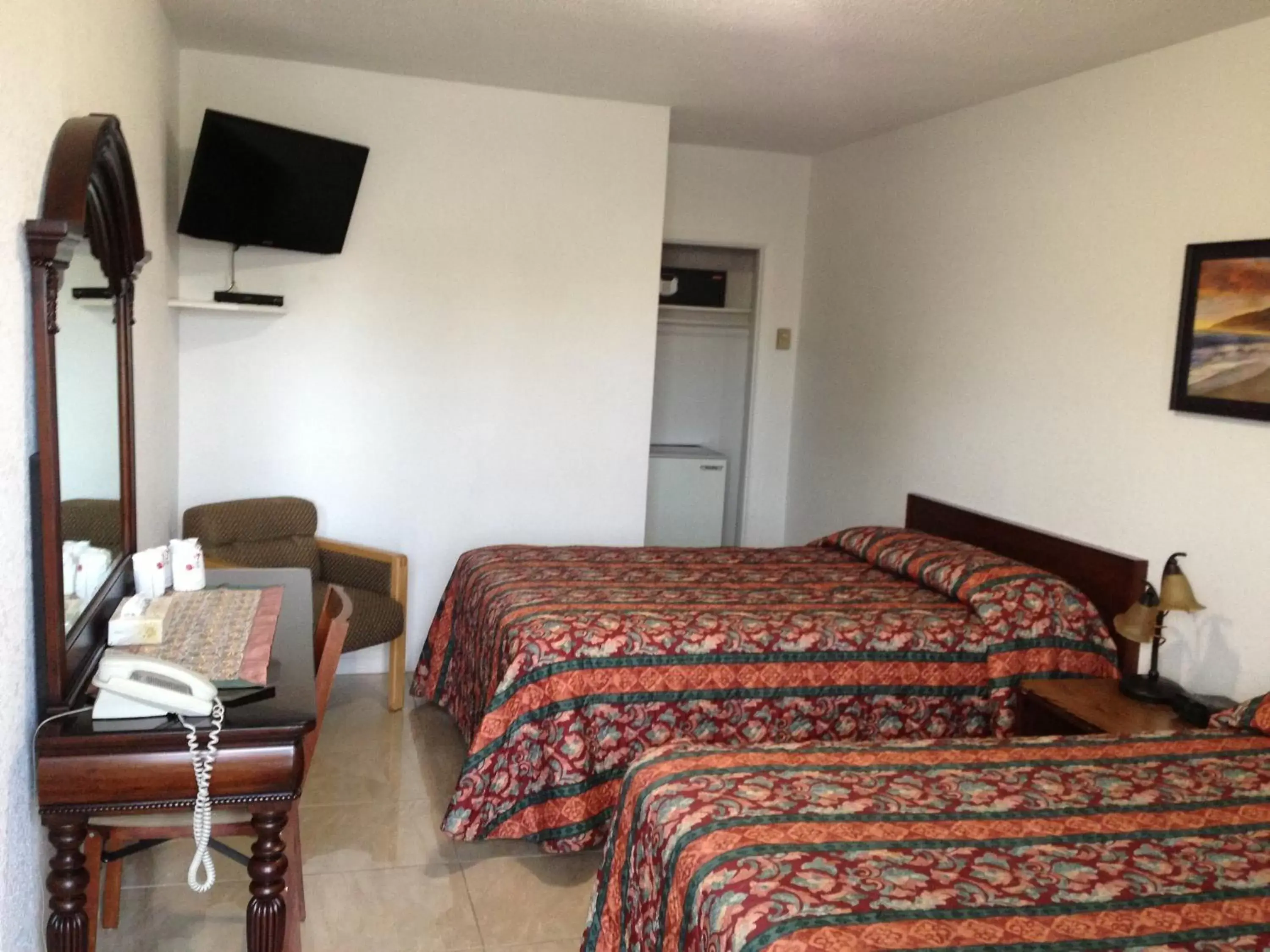 Double Room with Two Double Beds in Motel Ritz Double Room with Two Double Beds in Motel Ritz