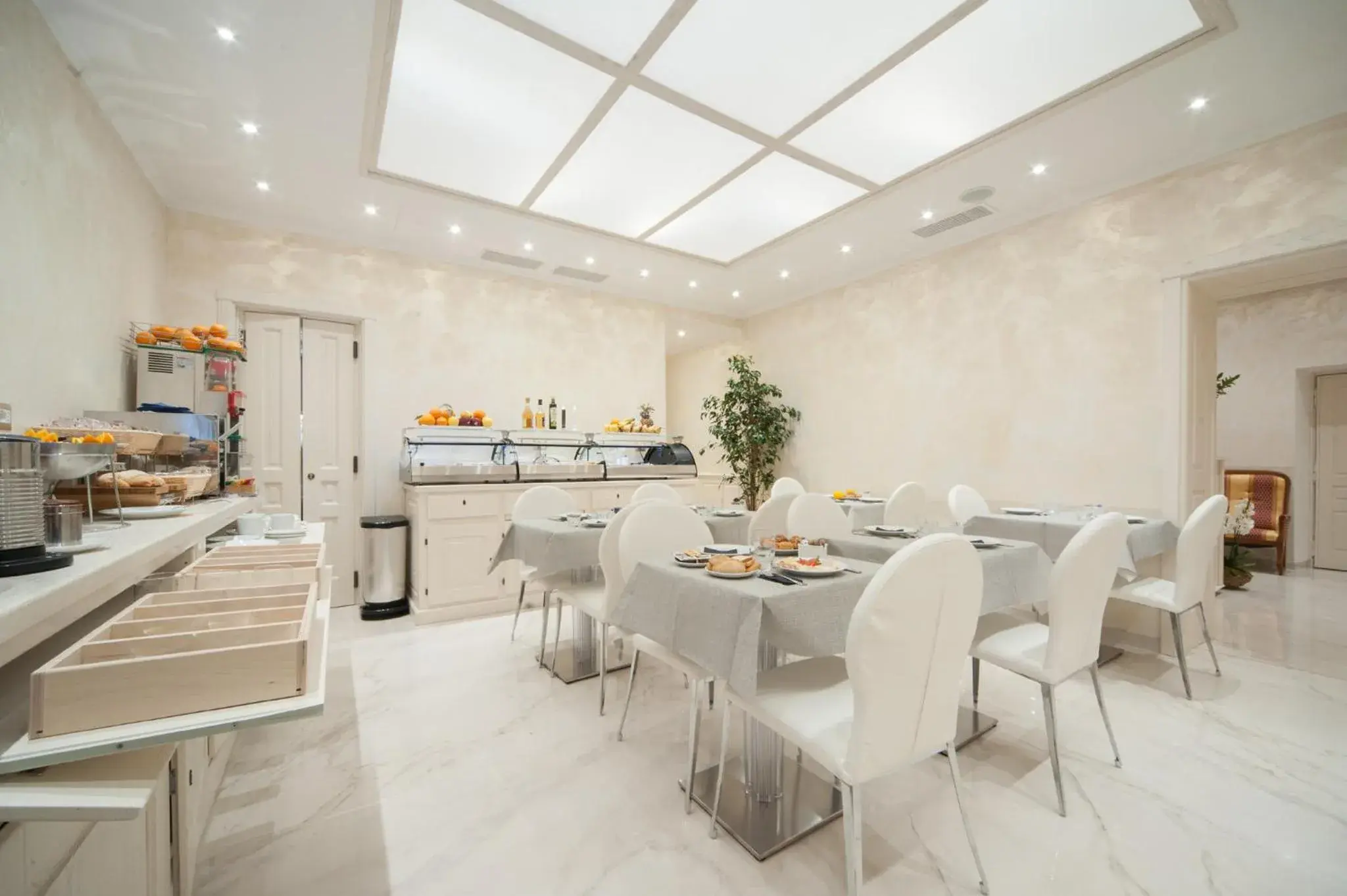 Restaurant/places to eat in Maison Tritone Restaurant/places to eat in Maison Tritone