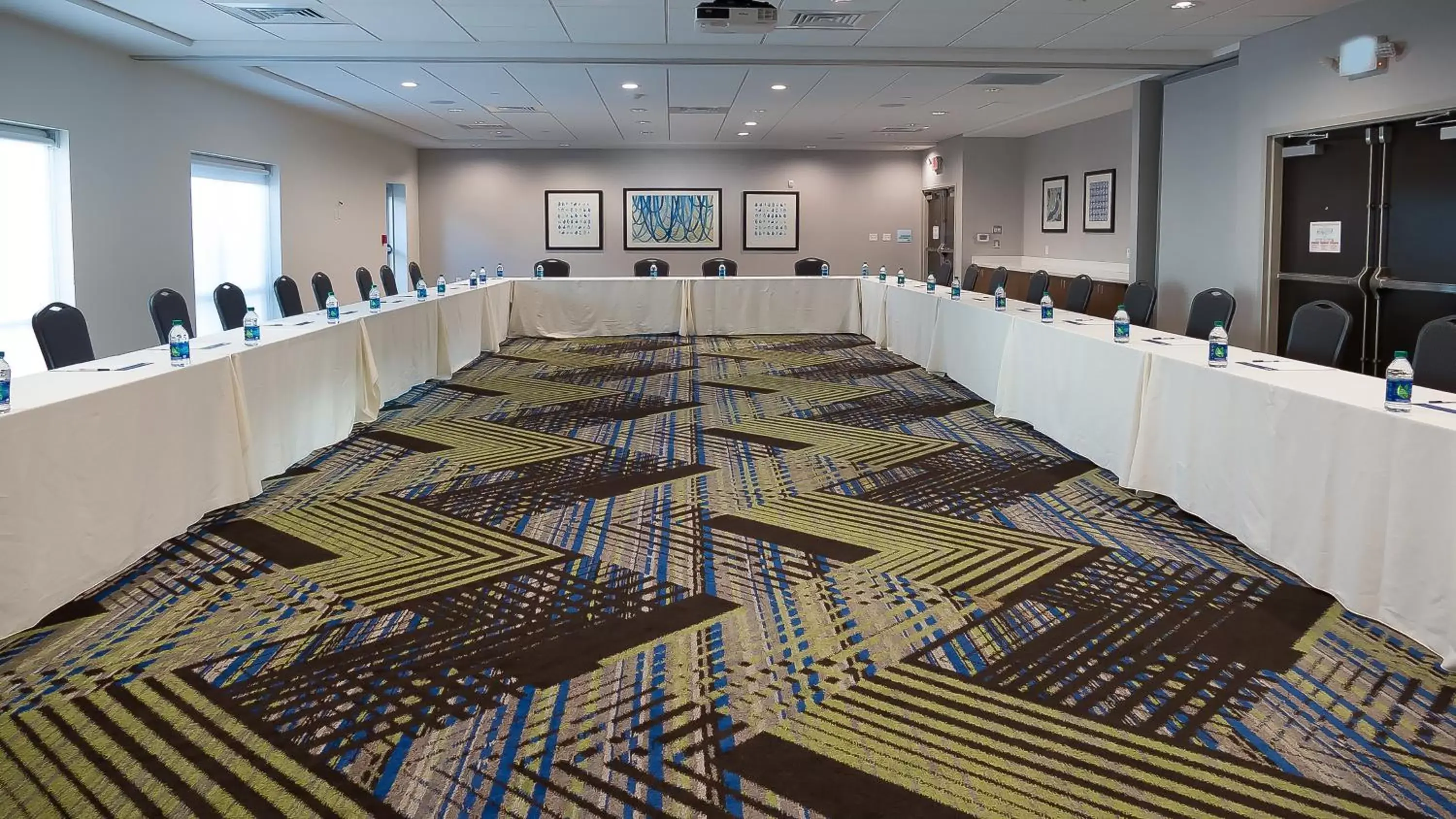 Meeting/conference room in Holiday Inn Express & Suites - Tampa East - Ybor City, an IHG Hotel