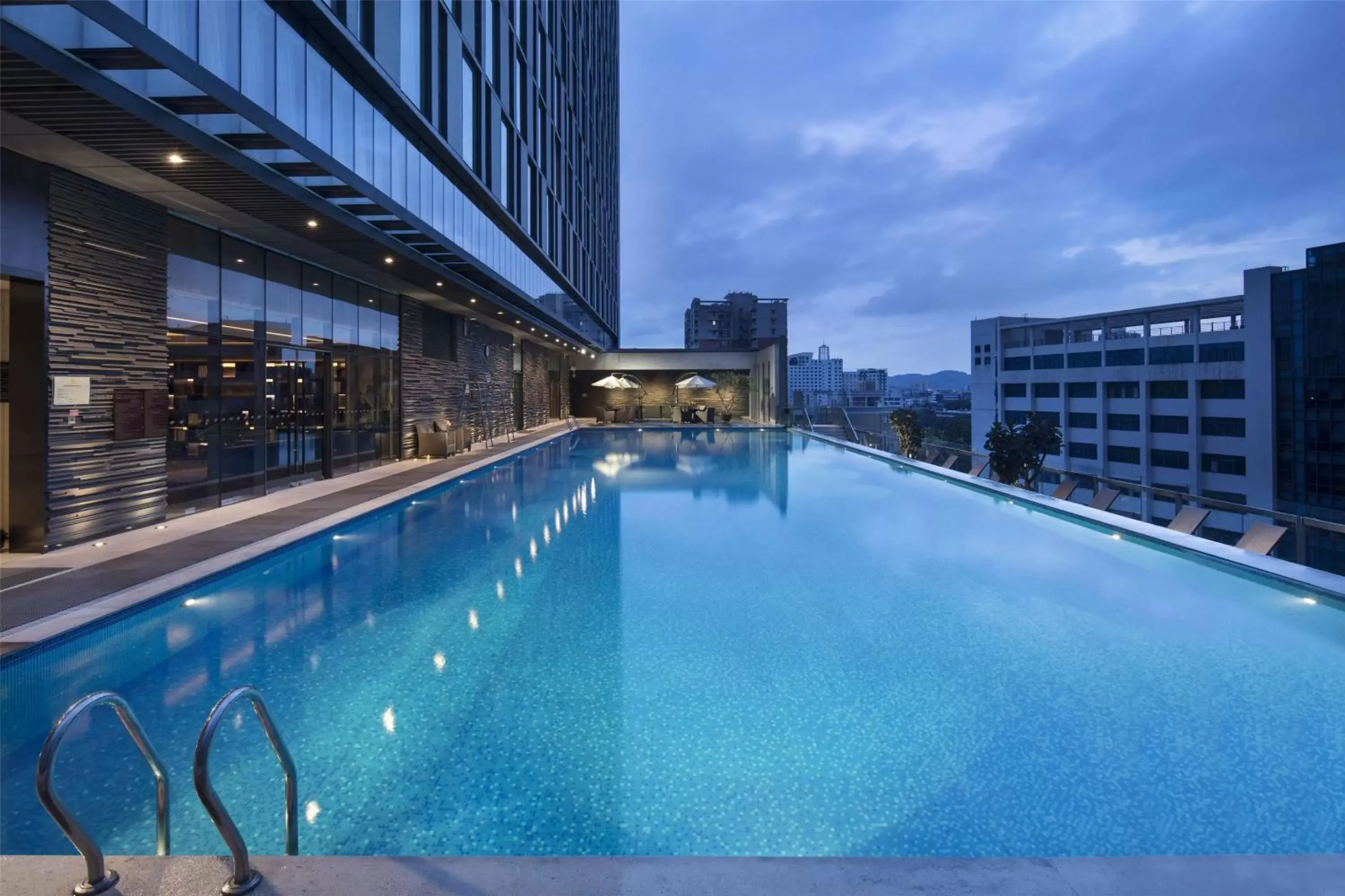 Pool view in Hilton Guangzhou Tianhe Pool view in Hilton Guangzhou Tianhe