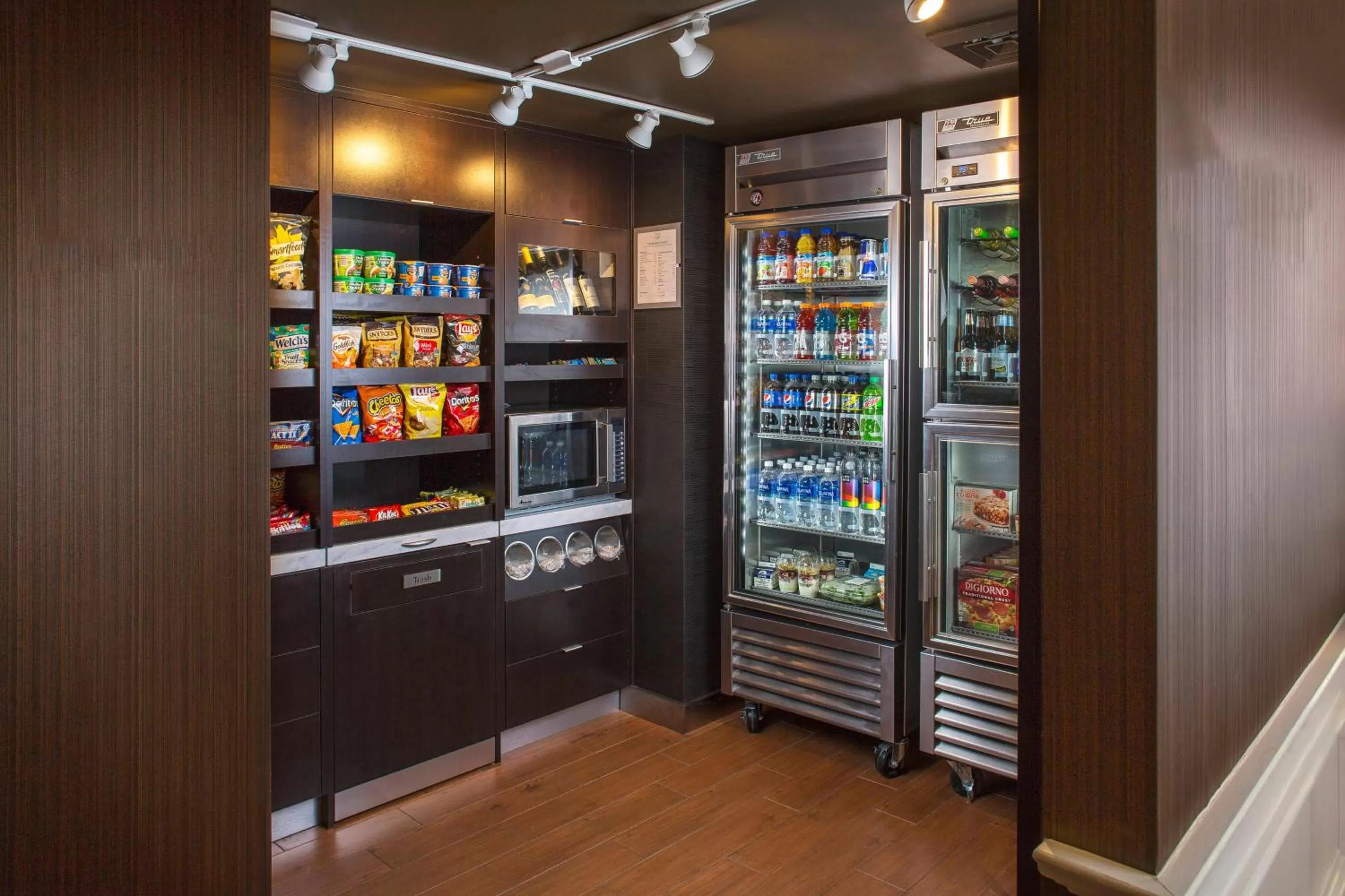 Dining area in Sonesta Select Boston Lowell Chelmsford