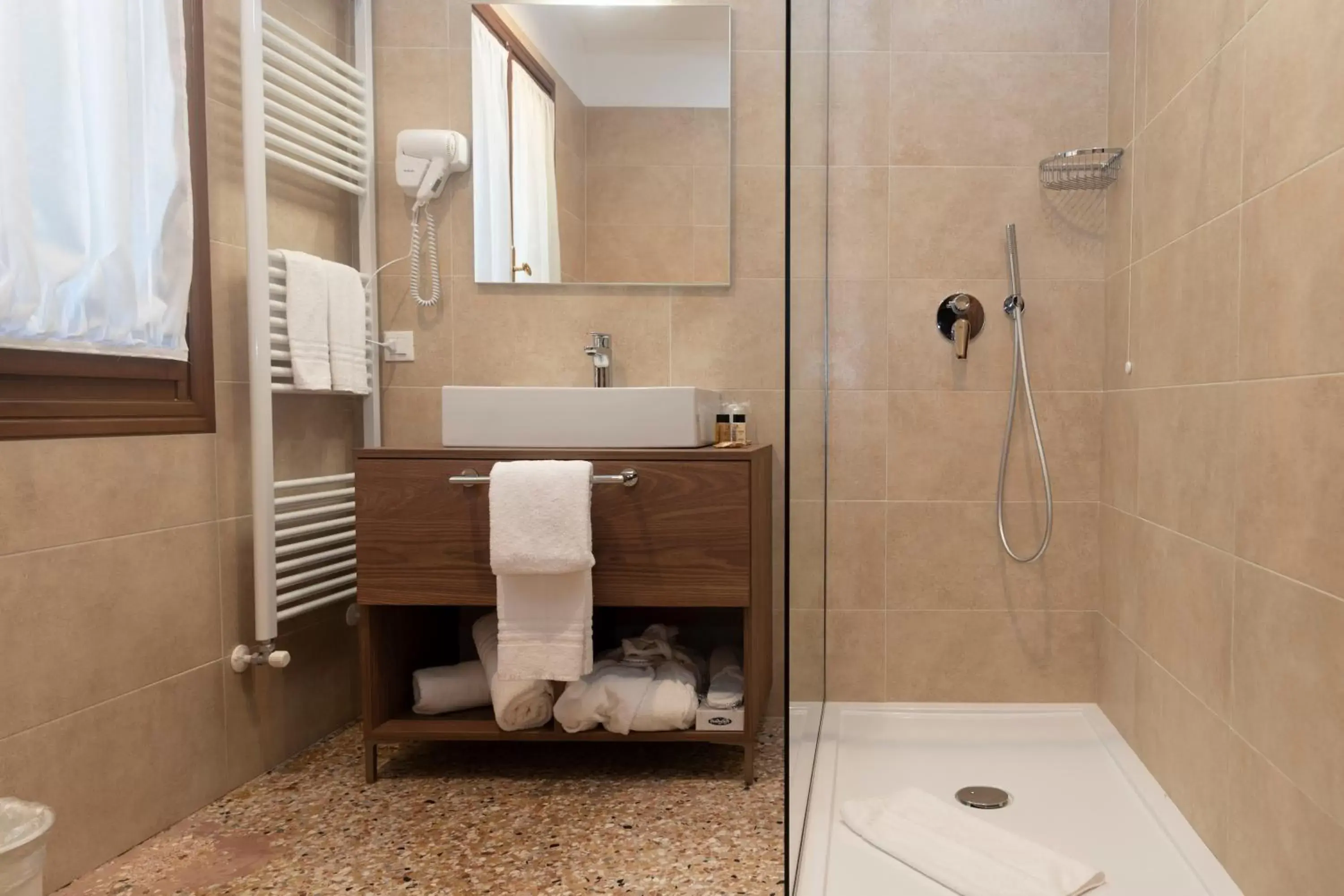 Bathroom in Palazzo Scamozzi