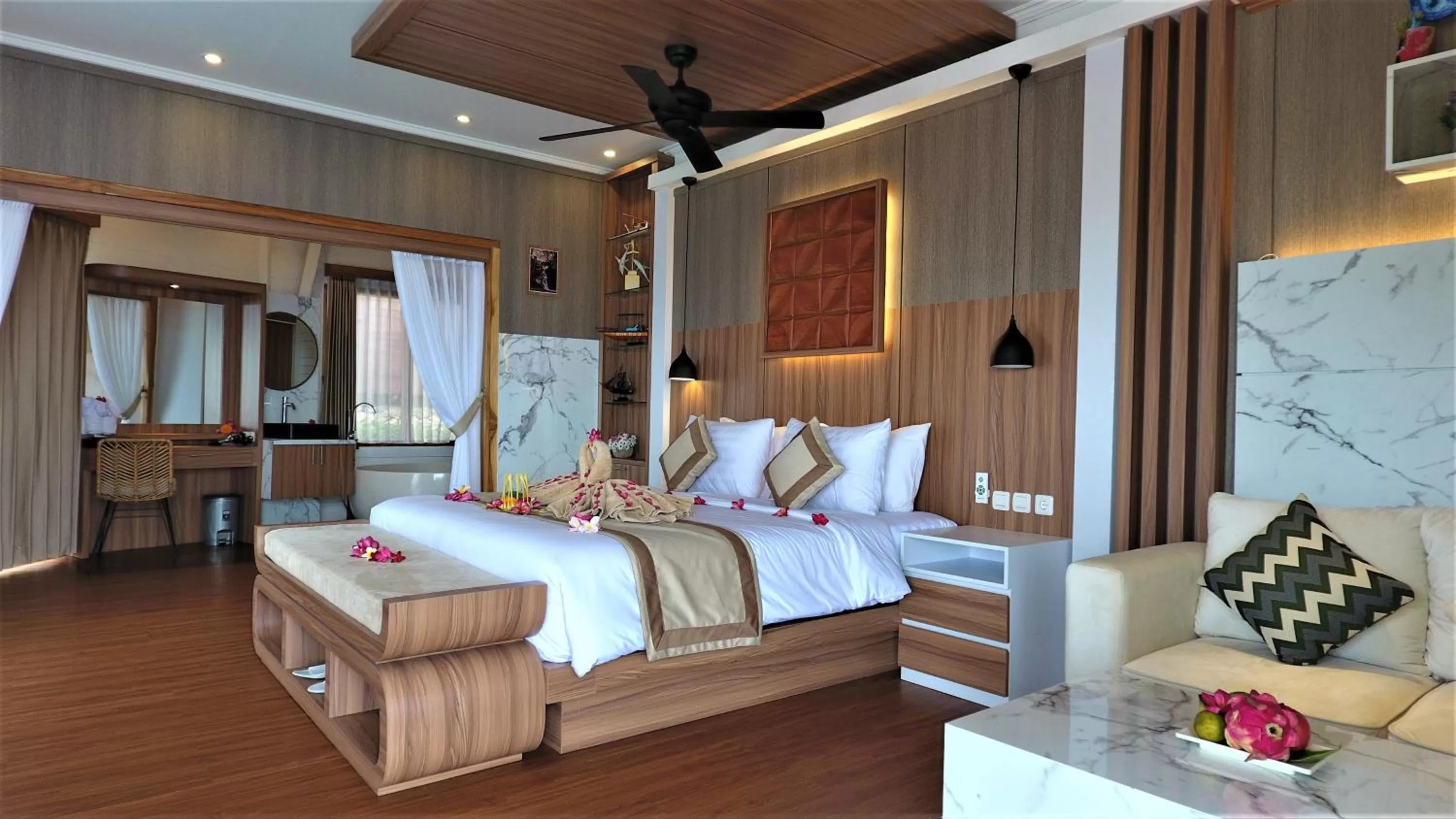 Photo of the whole room, Bed in SUITE OCEAN BLUE