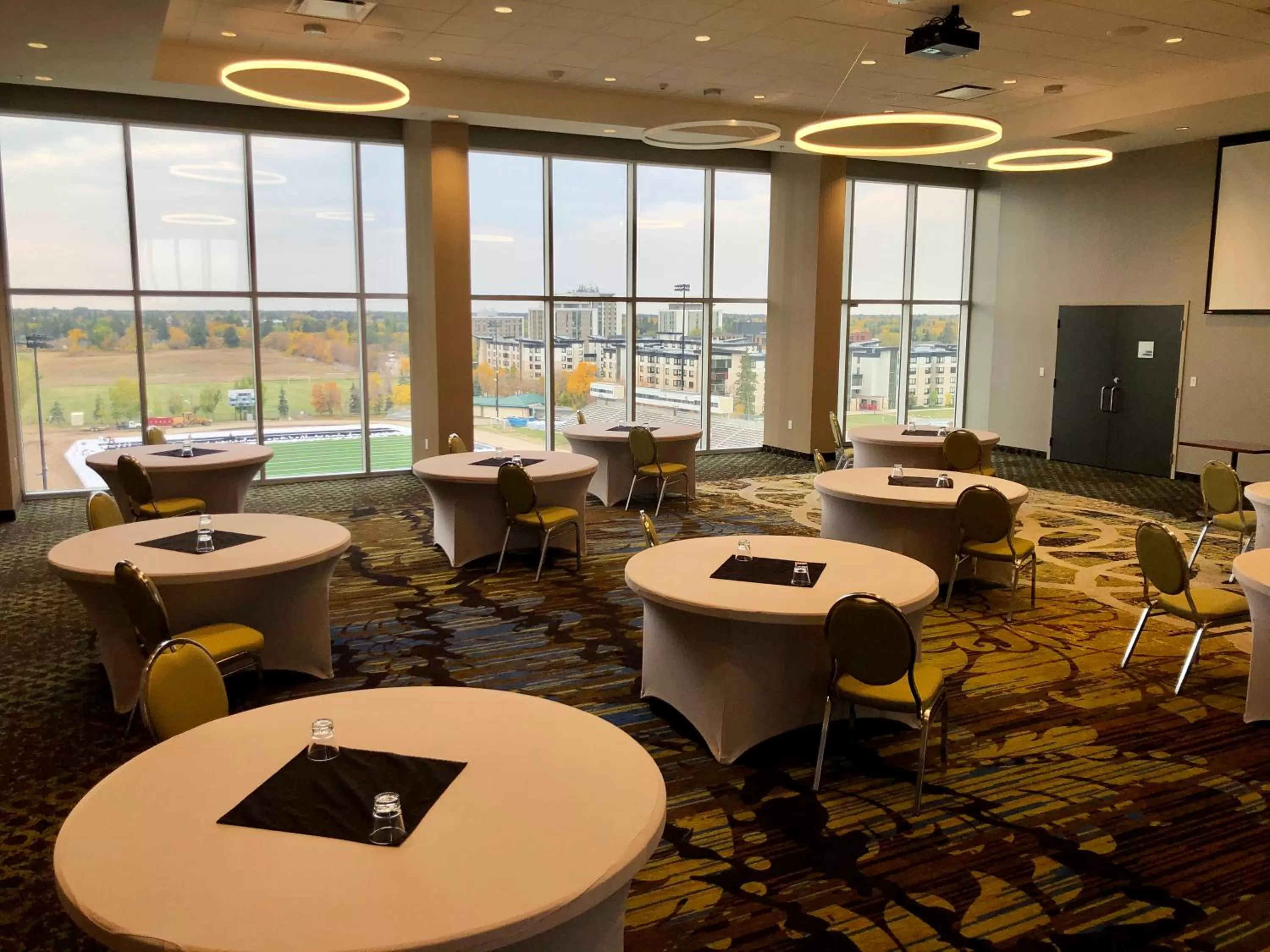 Banquet/Function facilities in Holiday Inn Express & Suites - Saskatoon East - University by IHG