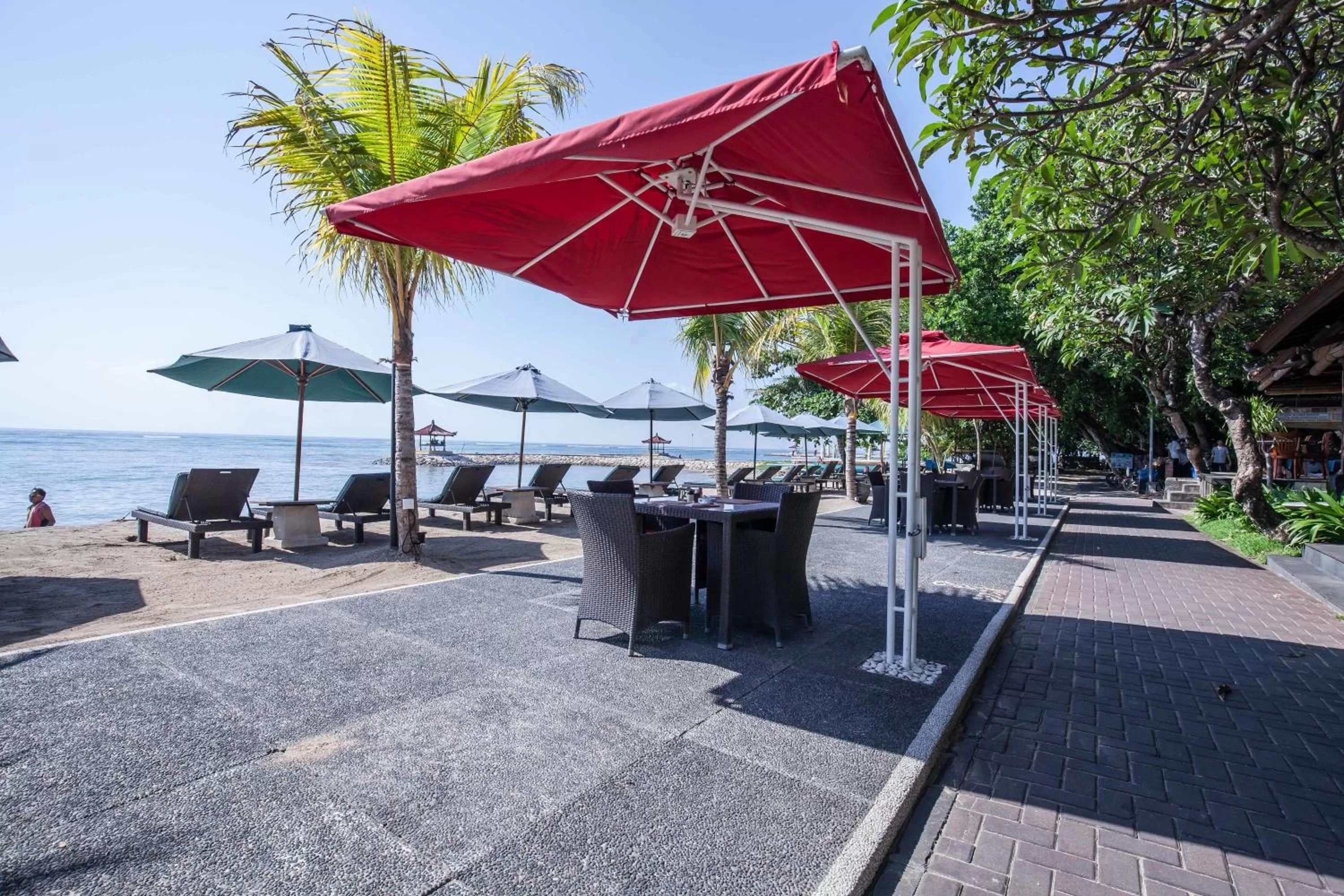 Restaurant/places to eat in Vila Shanti Beach Front Hotel Sanur