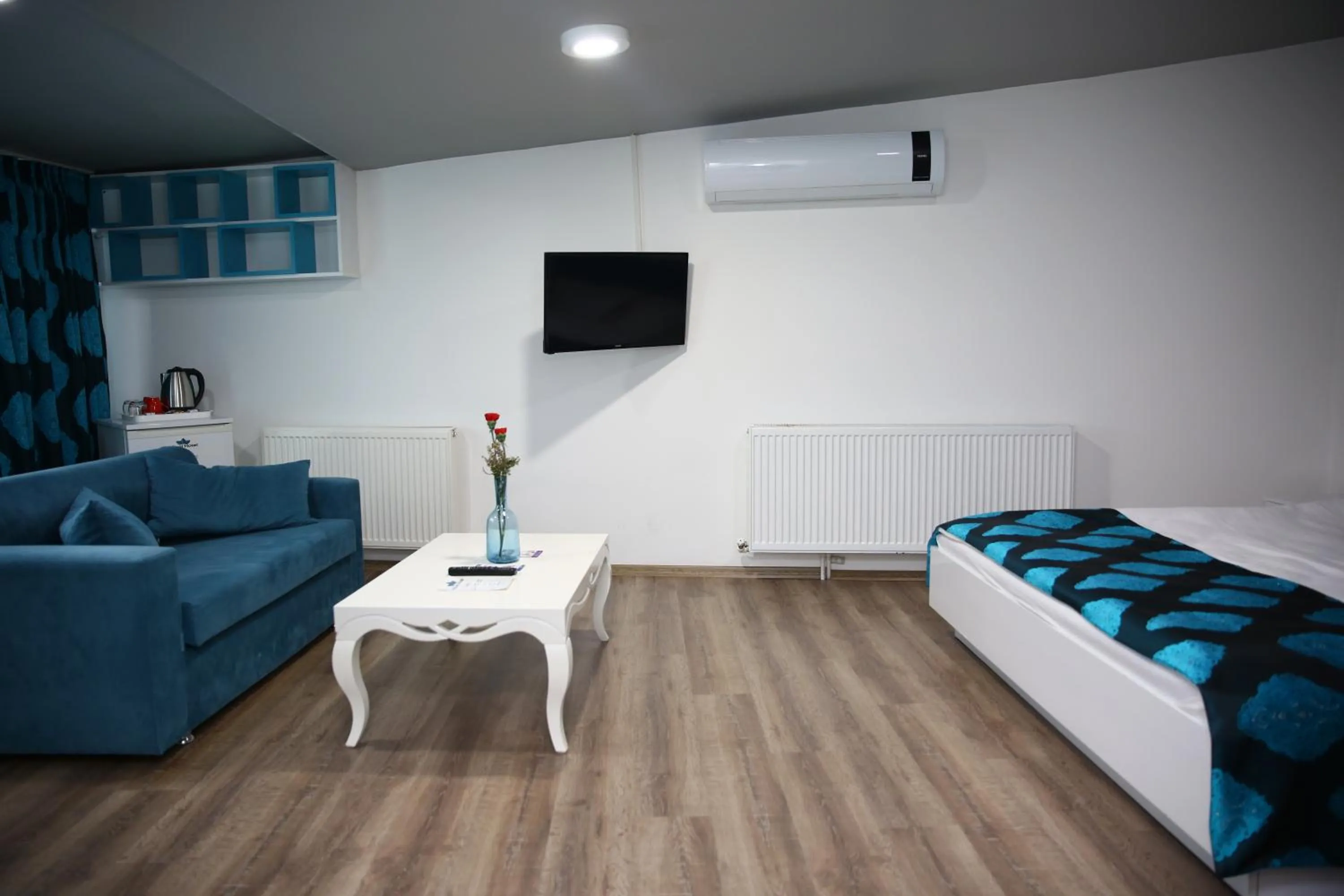 Decorative detail in Minel Hotel