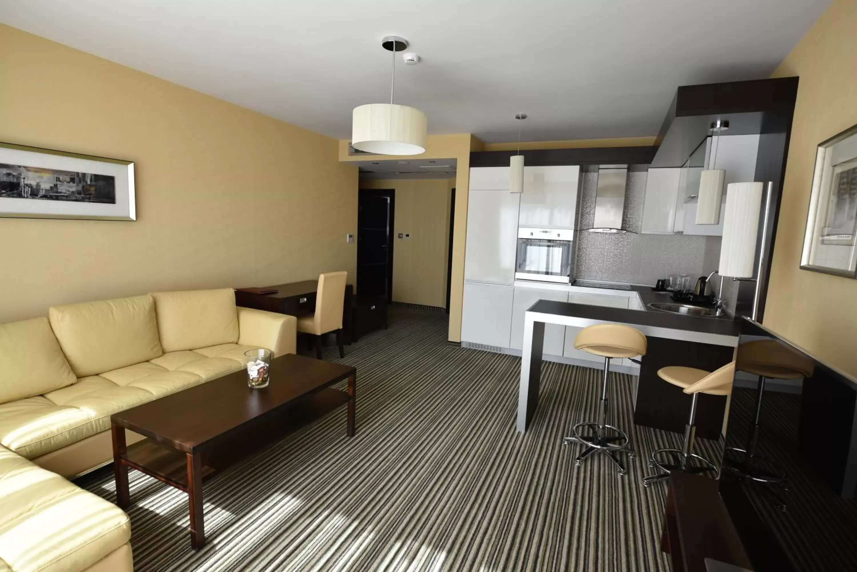 Kitchen or kitchenette, Dining Area in Olives City Hotel - Free Parking