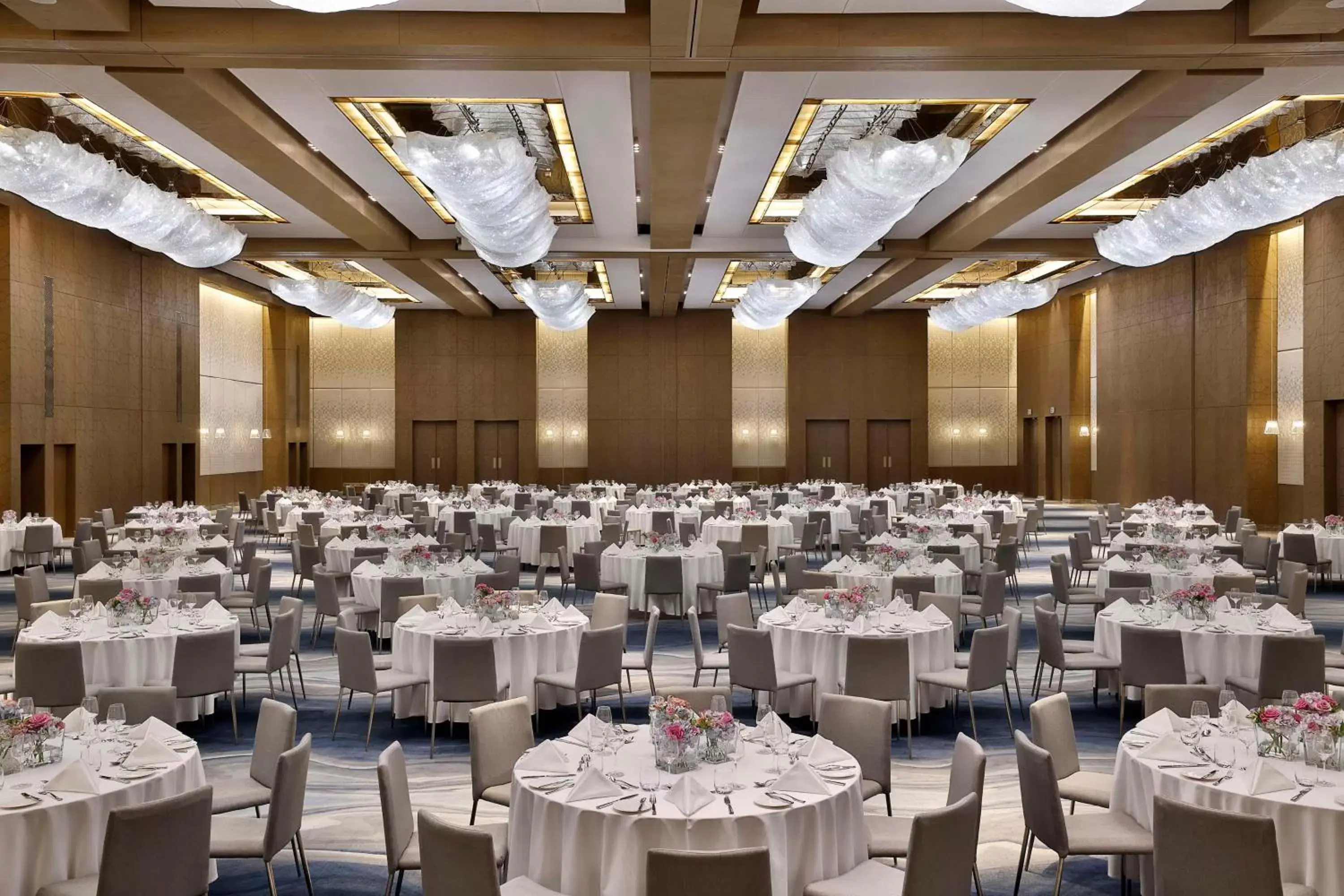 Property building, Banquet Facilities in Hilton Abu Dhabi Yas Island