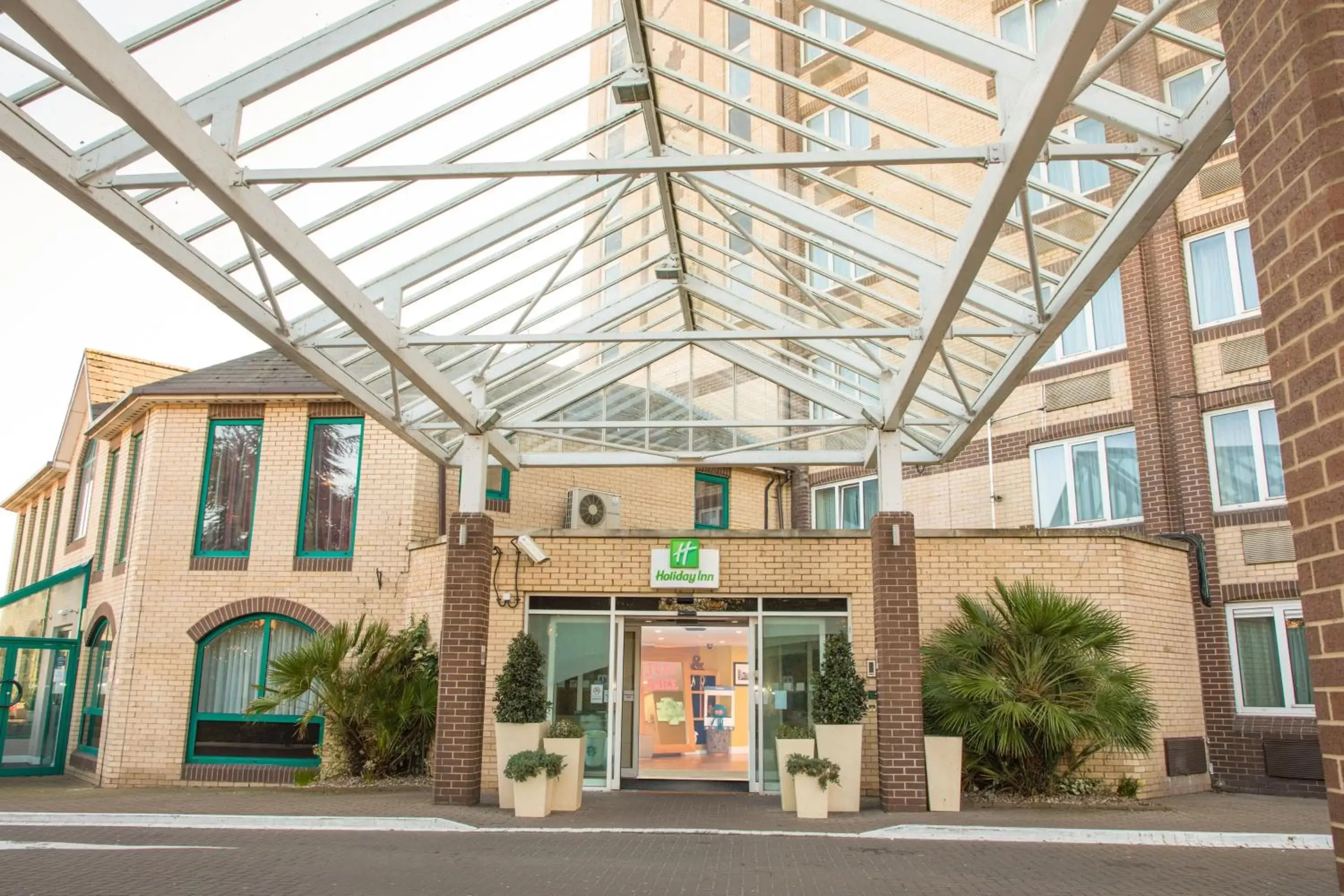 Property building in Holiday Inn Slough Windsor, an IHG Hotel