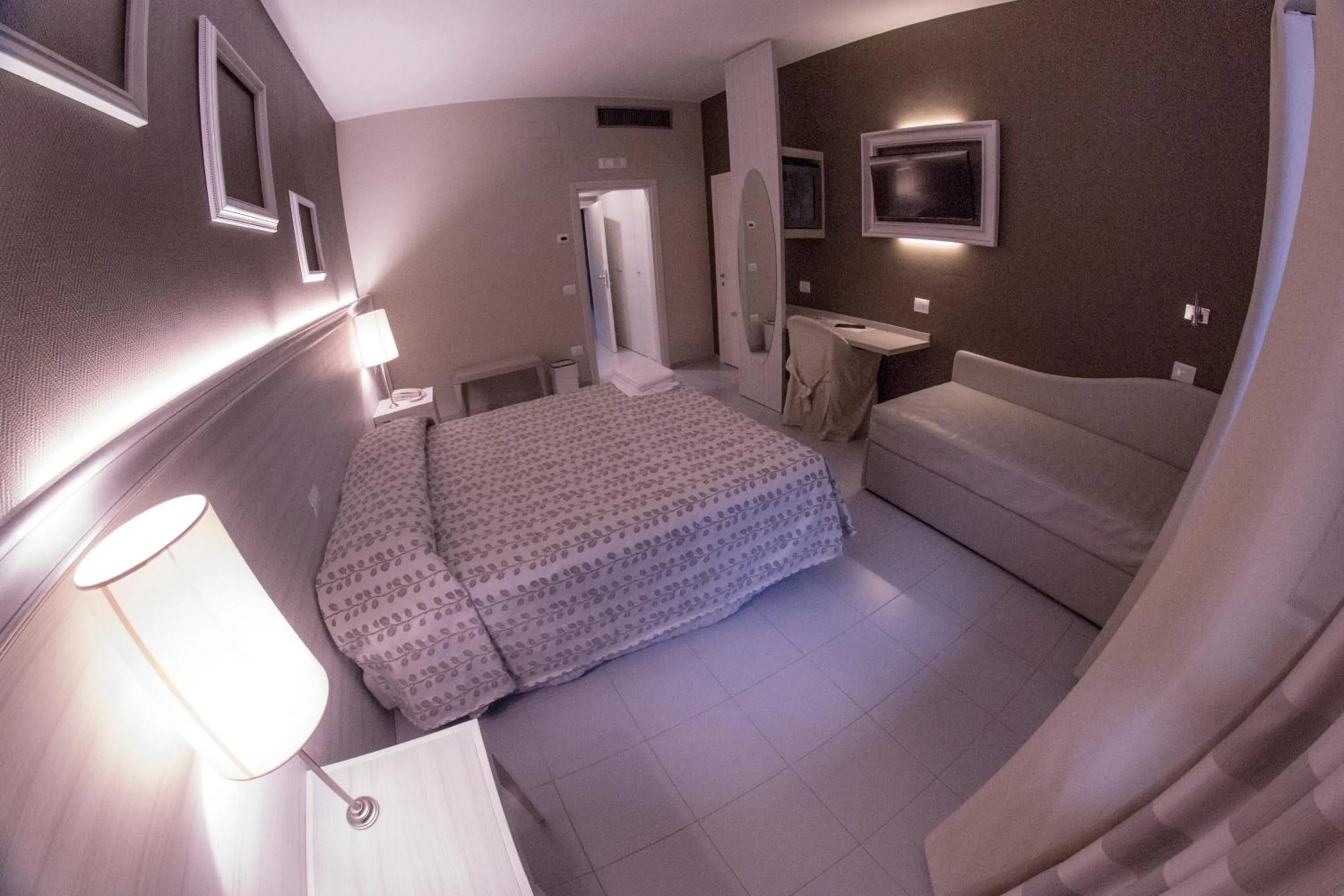 Bedroom, Bed in Hotel Degli Ulivi