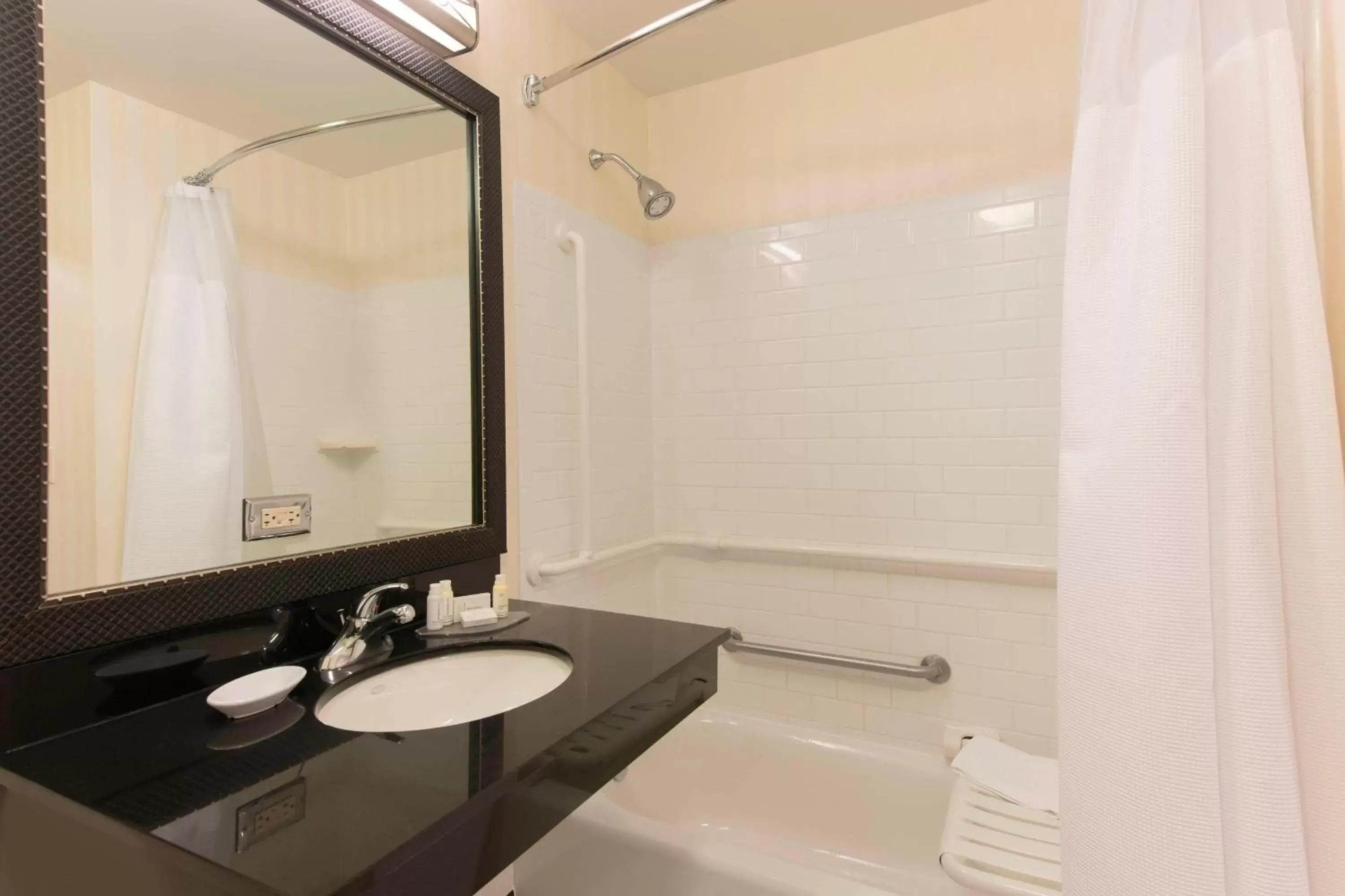 Bathroom in Fairfield Inn & Suites by Marriott Omaha Downtown