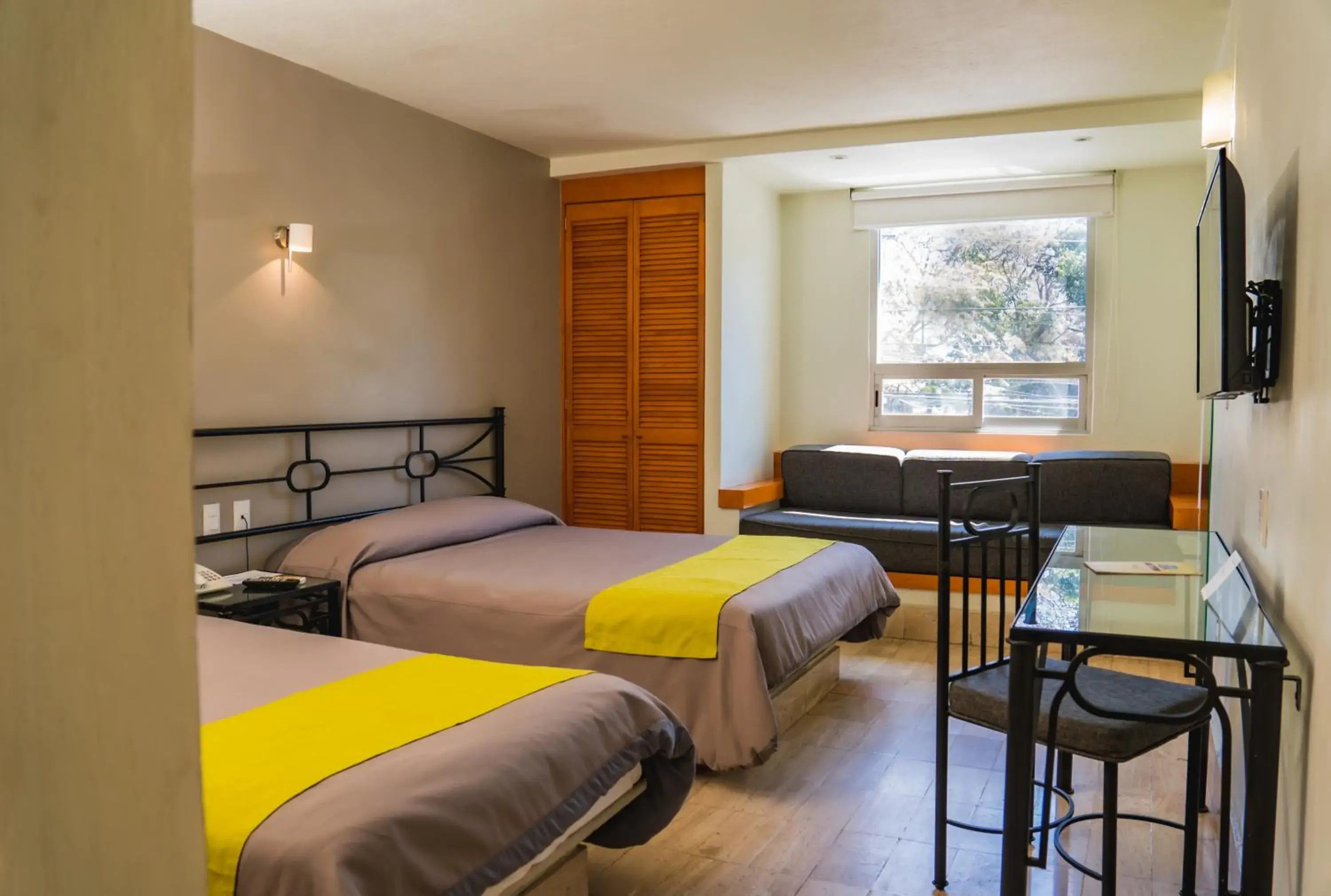 Bed in Hotel Arboledas Expo