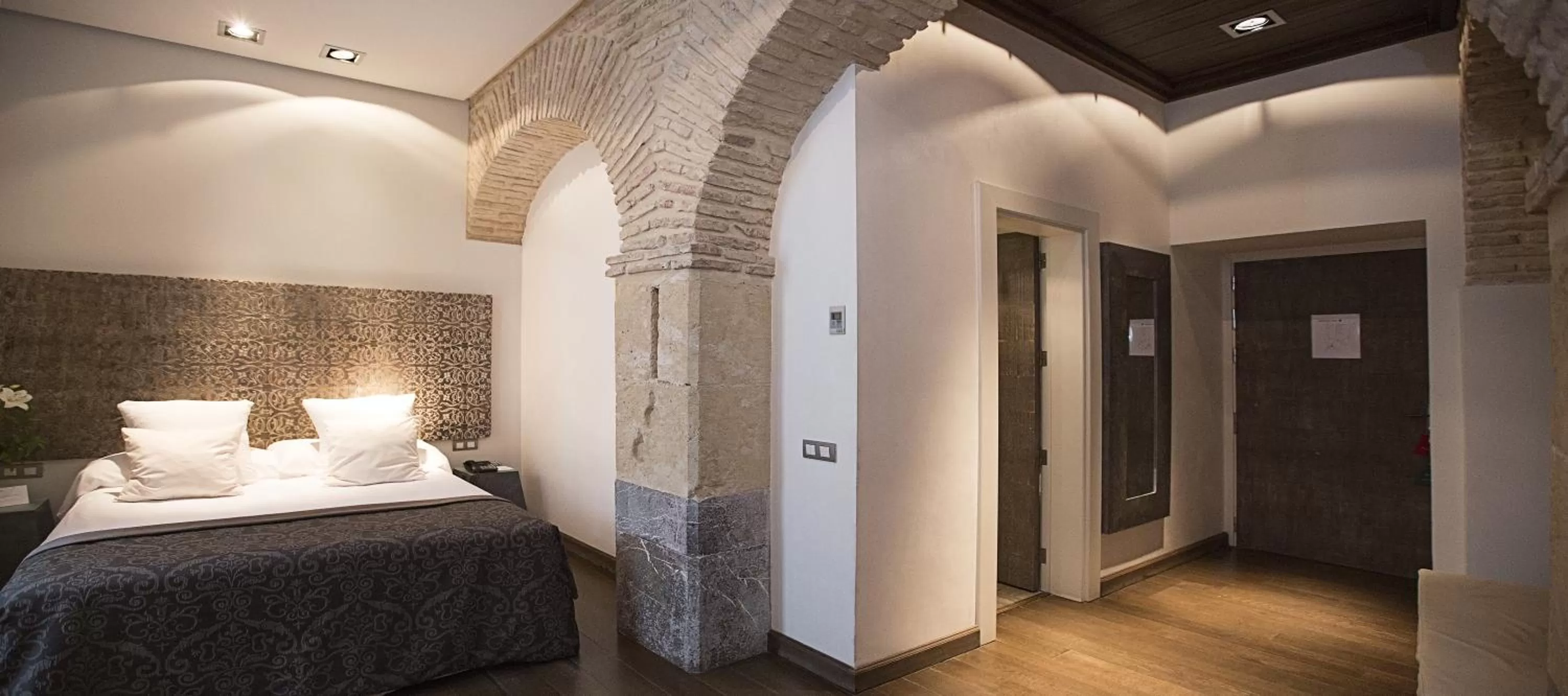 Photo of the whole room, Bed in Hospes Palacio del Bailio, a Member of Design Hotels