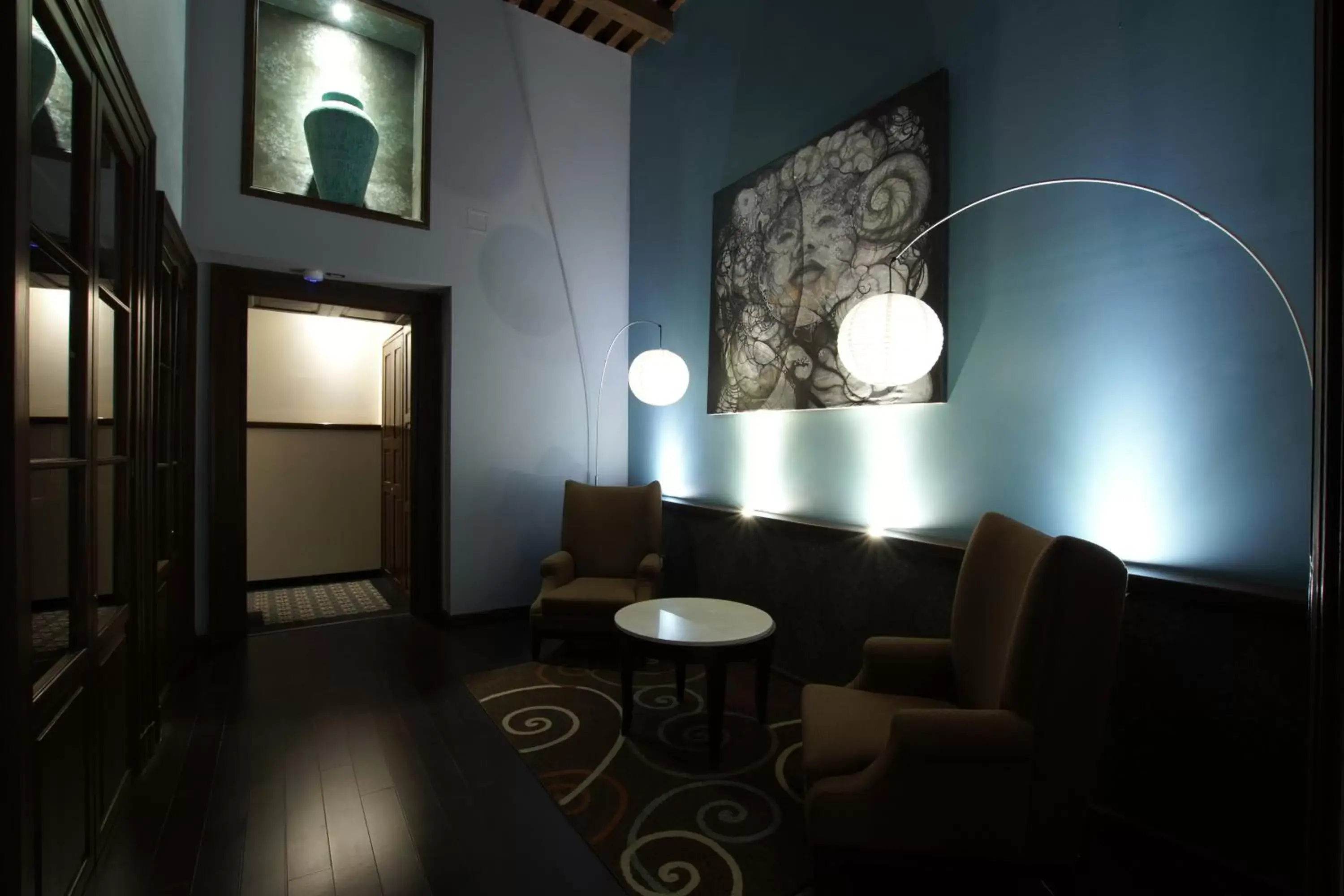 Library, Seating Area in 1850 Hotel Boutique