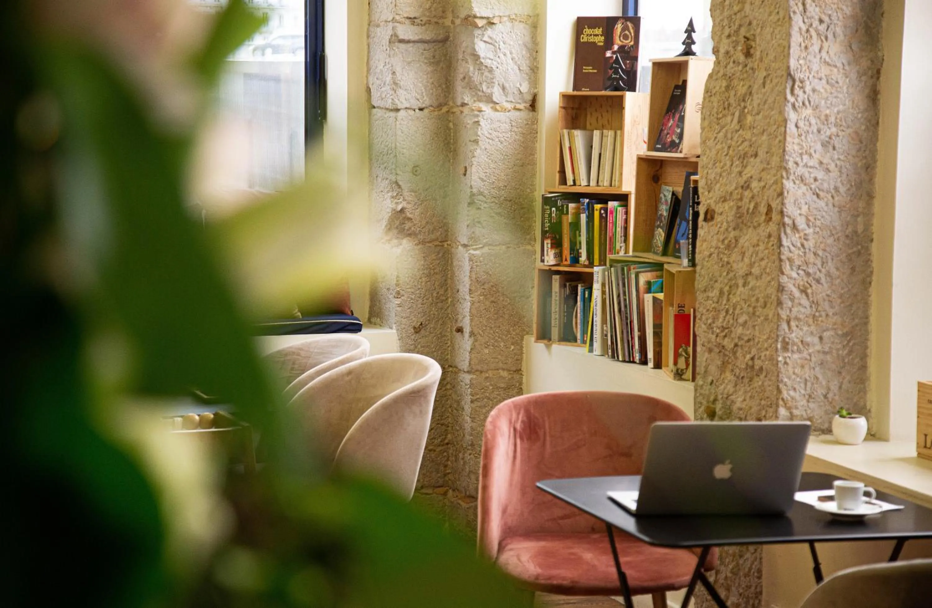 Seating area in Hotelo Lyon Charité