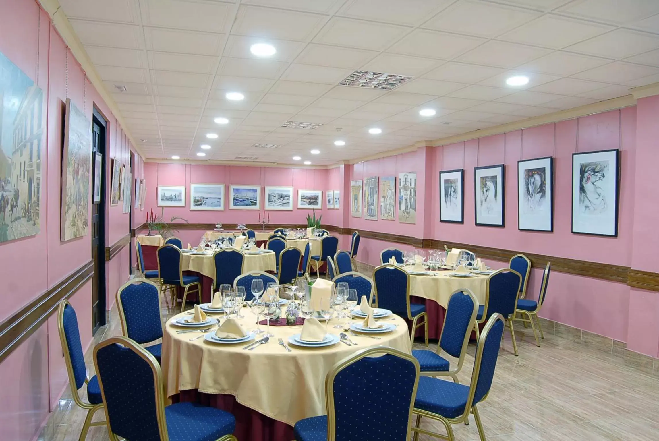Banquet/Function facilities, Restaurant/Places to Eat in Hotel Pinomar