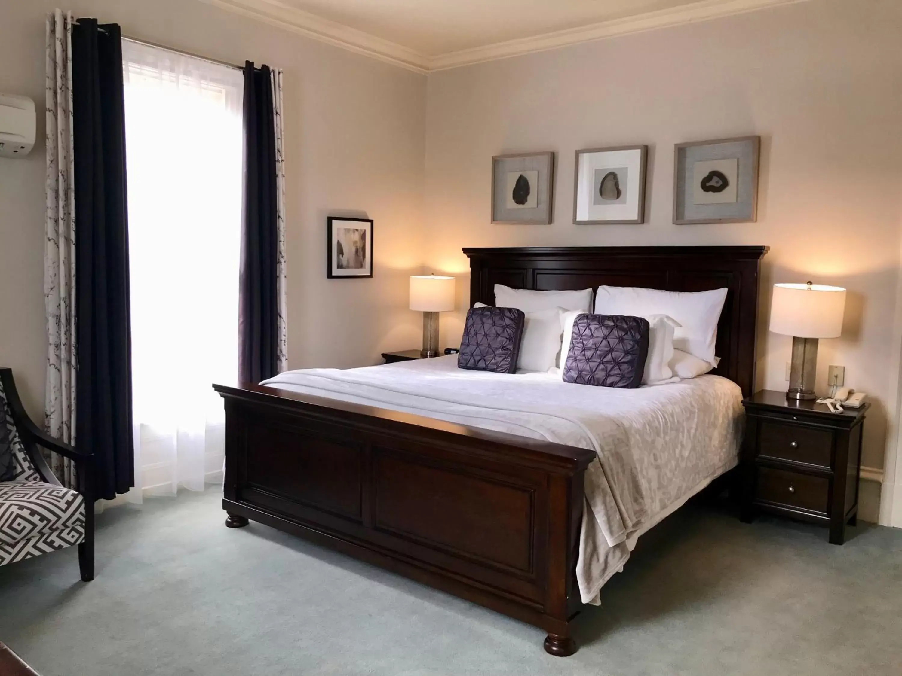 King Room in Tattingstone Inn King Room in Tattingstone Inn