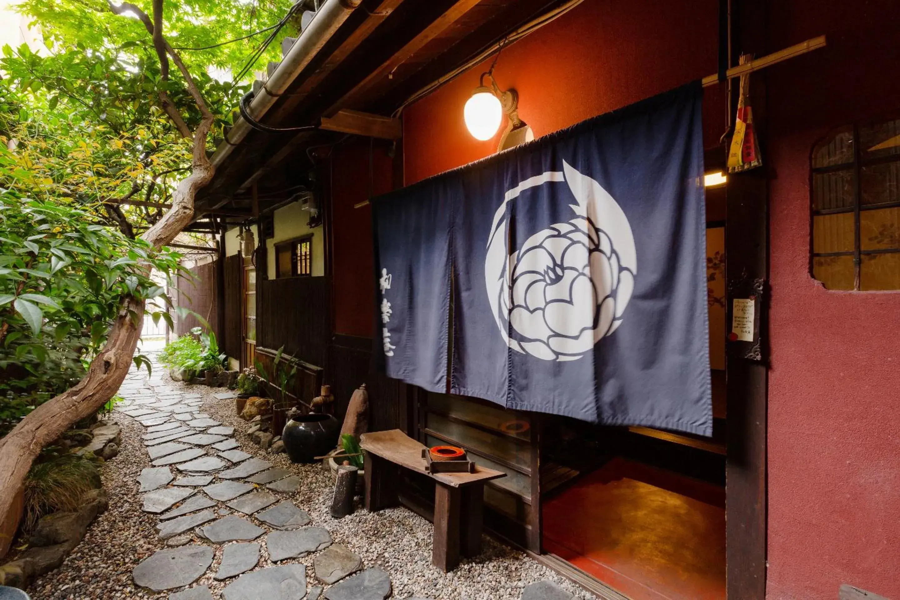 Facade/entrance in Guest House Waraku-an