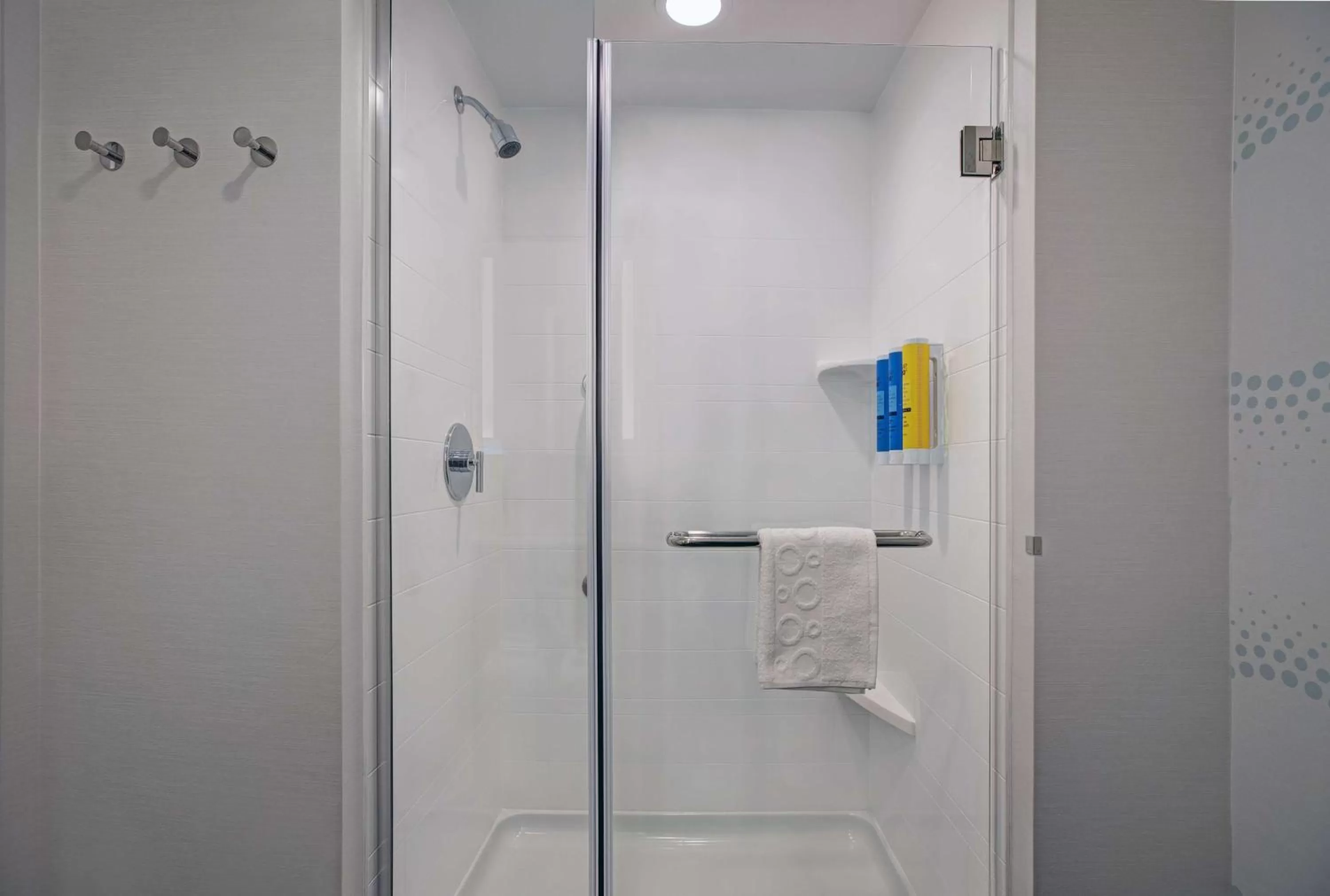 Bathroom in Tru By Hilton Milwaukee Downtown, WI