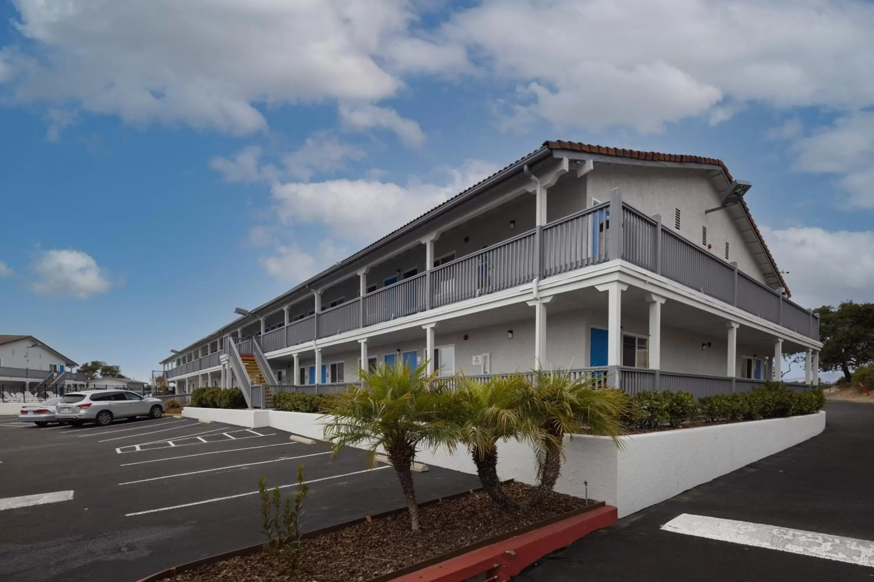Property Building in Pismo View Inn