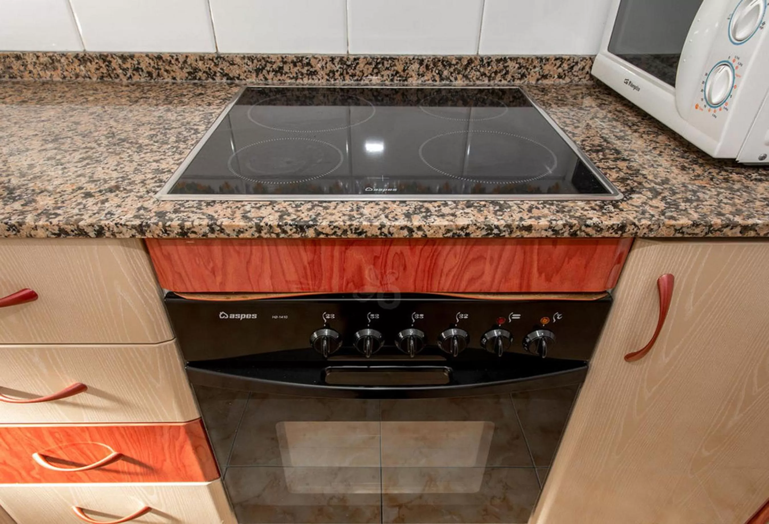 Kitchen or kitchenette in Apartamentos Turísticos Fresno