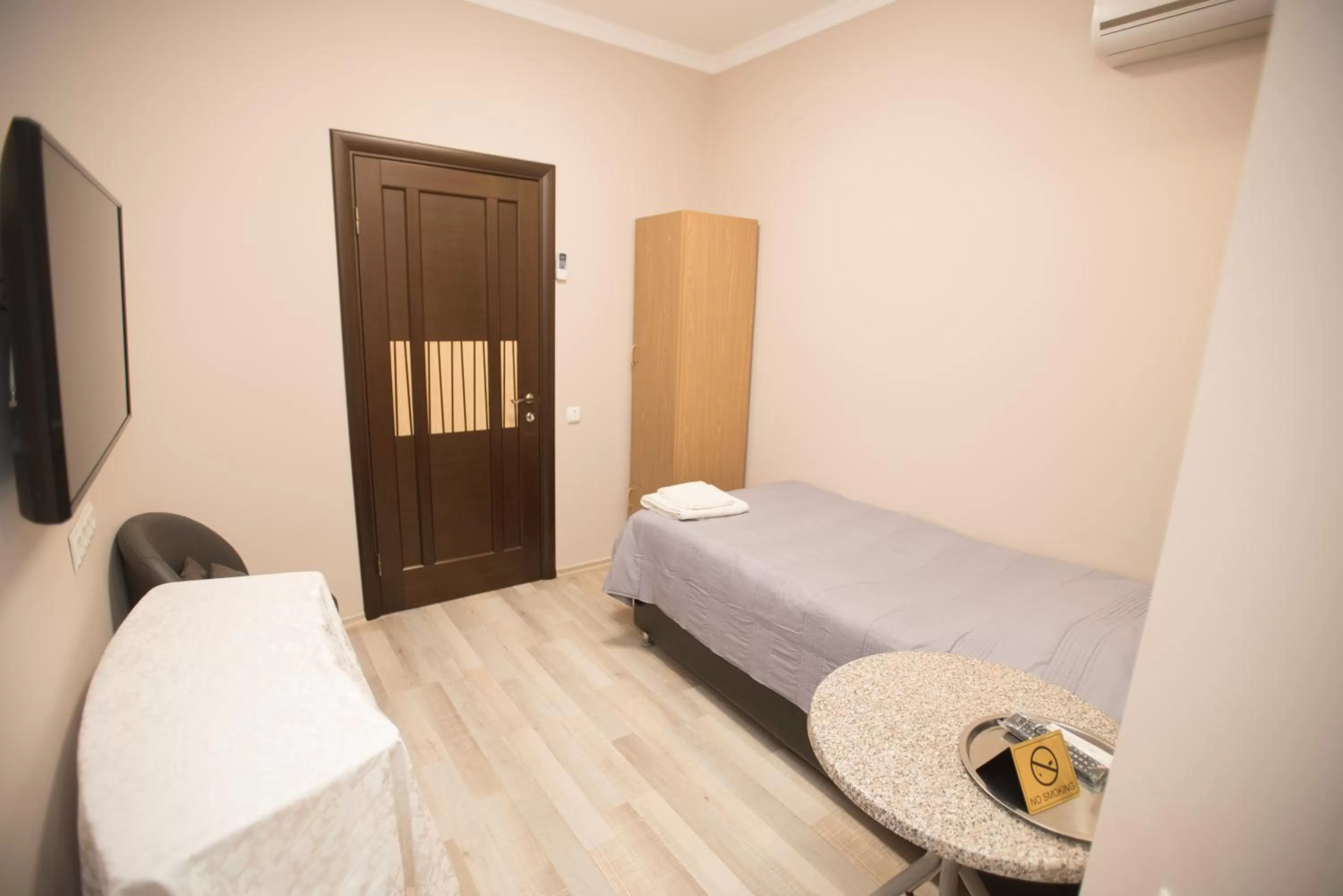 Photo of the whole room, Bed in Altin Palace